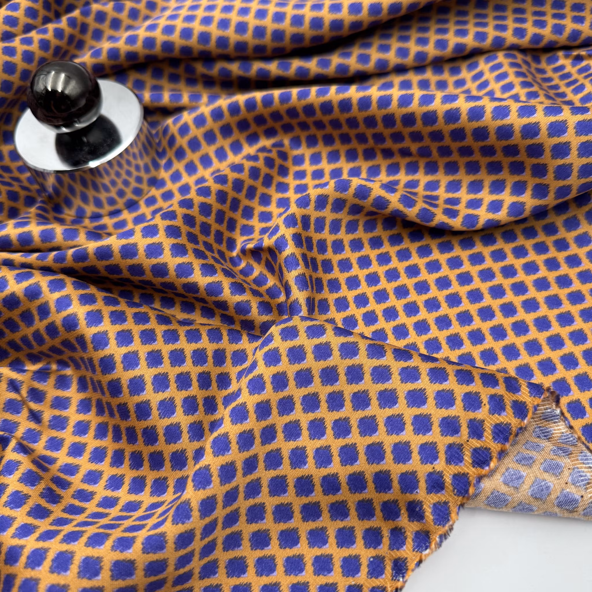 1.5m Viskossatin brun/lila