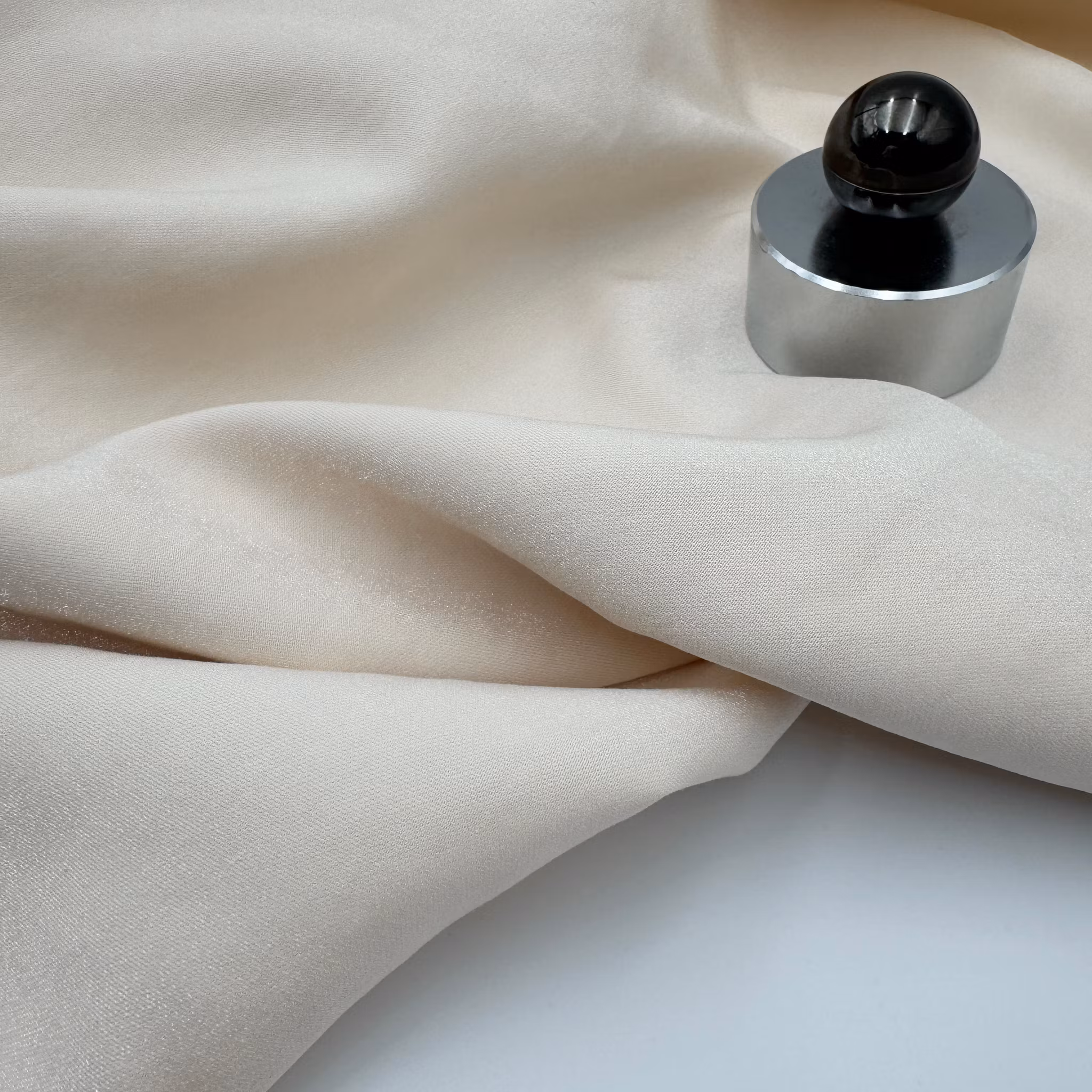 1,5m glamviskos gräddvit