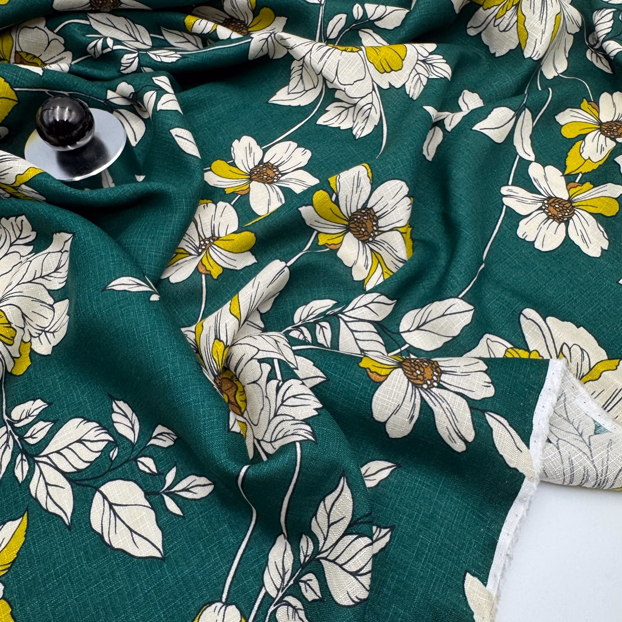 1,5m Viskos linstruktur grön blommig