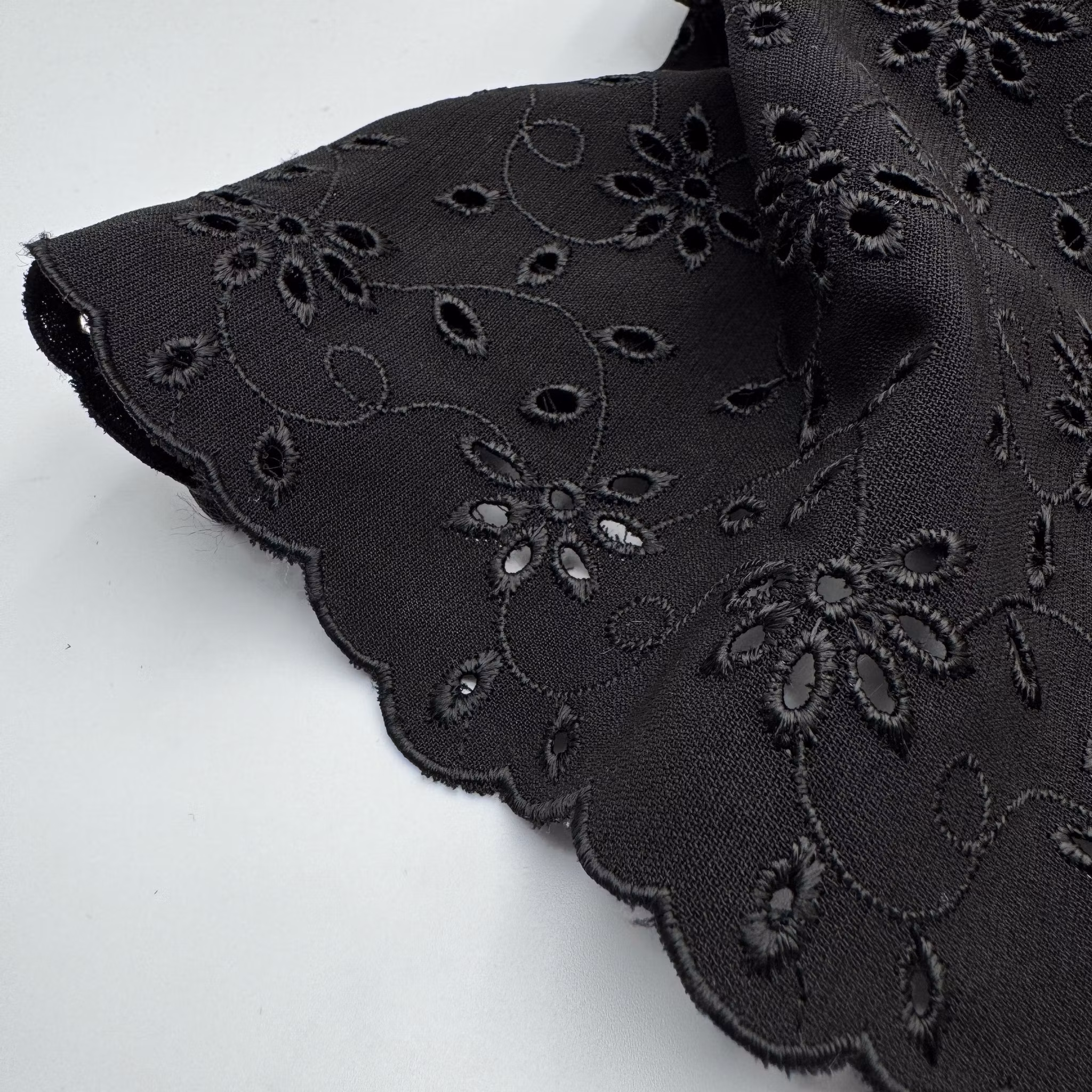 3,3m ullbrodyr svart Valentin*