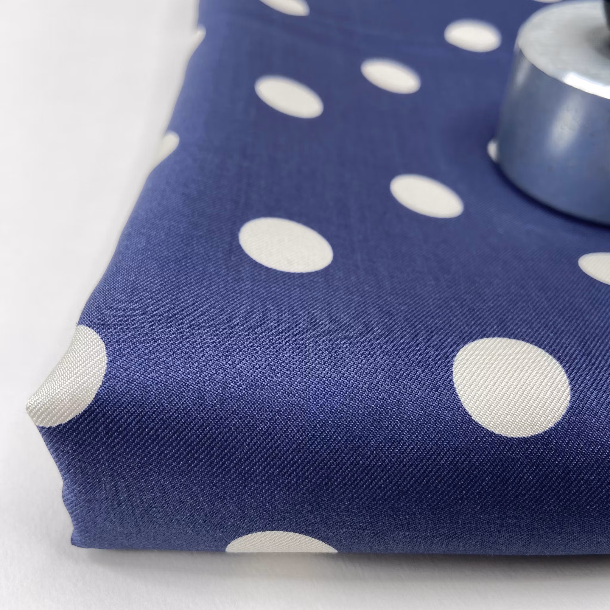 2,2m Siden prick blå (obs 95cm bred) litet tryckfel