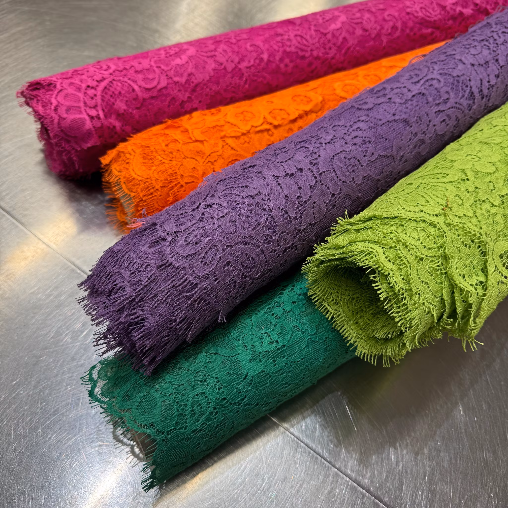 1,5m bomullsspets cerise Valentin*