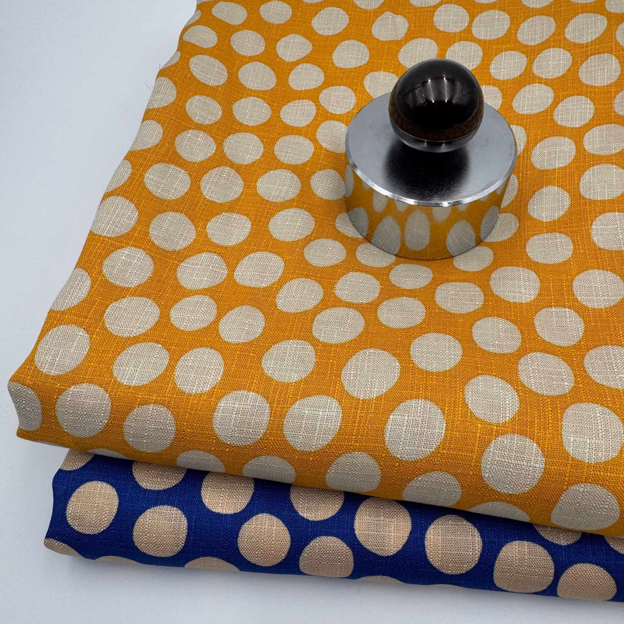 1,6m Viskos linstruktur blå prick