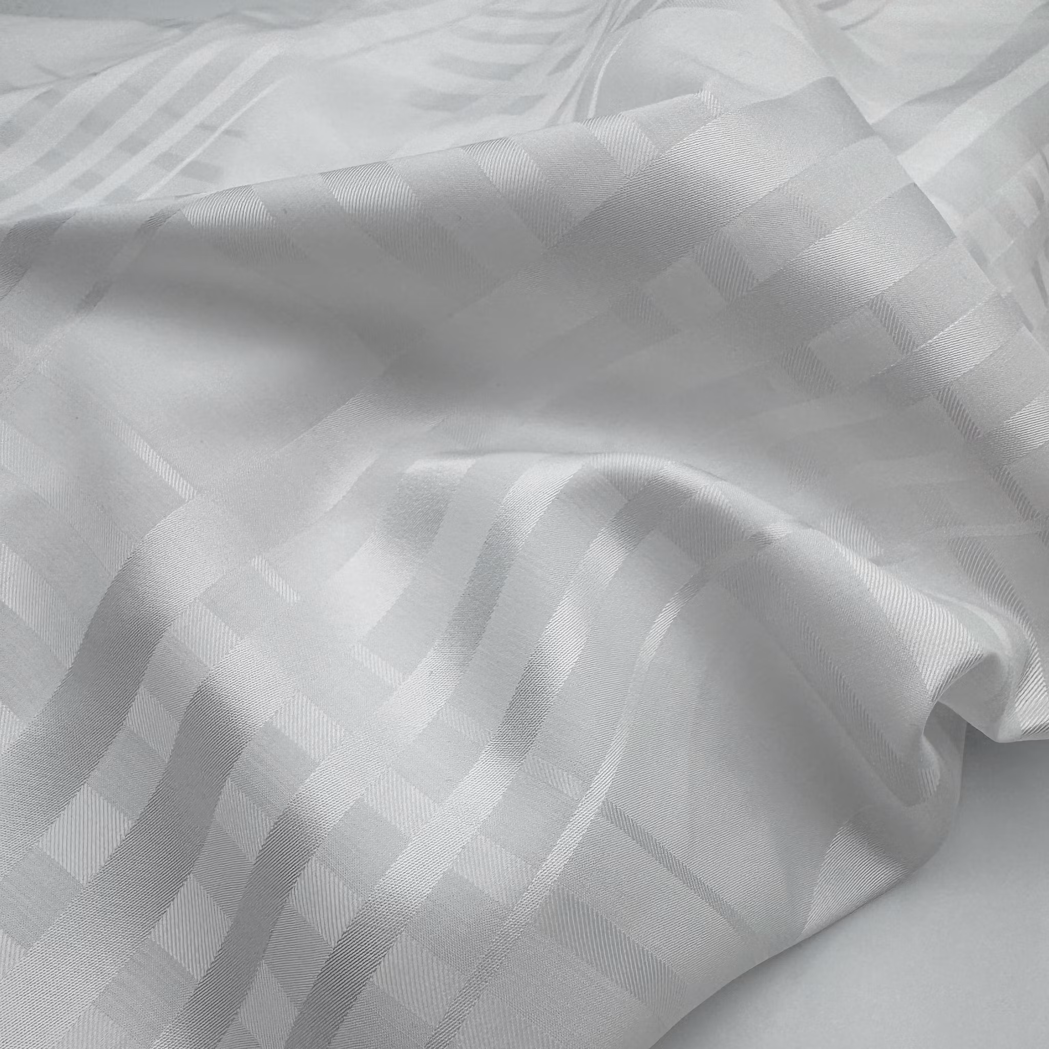 0,8m kritvit satinruta Ralph L