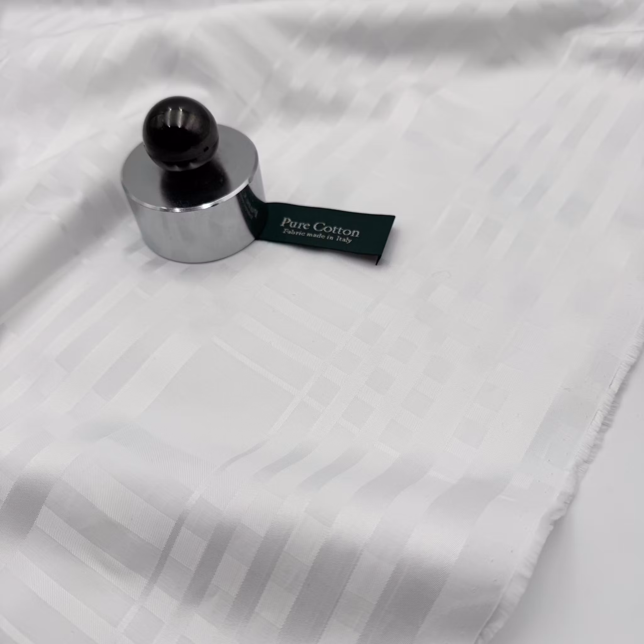 0,8m kritvit satinruta Ralph L