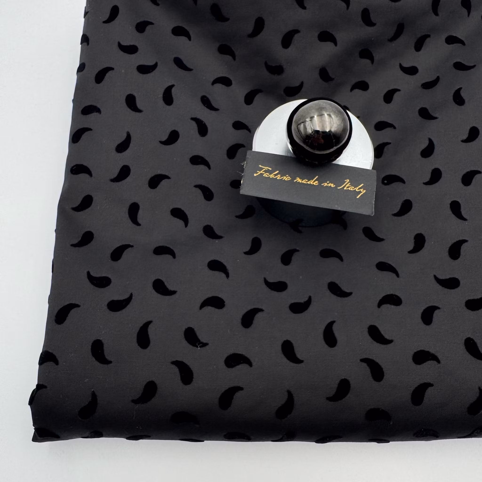 1,5m bomull/viskos paisley svart