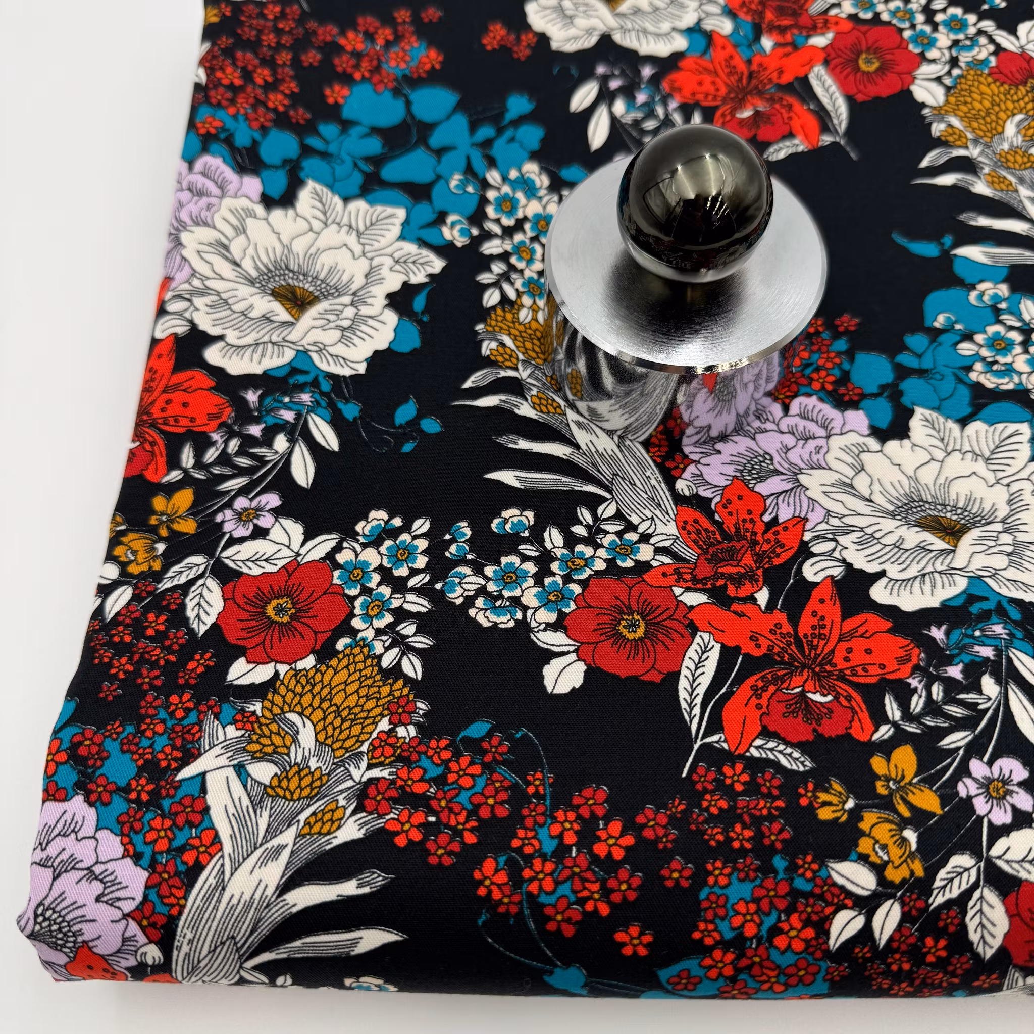 2m Bomull/elastan svart blommig