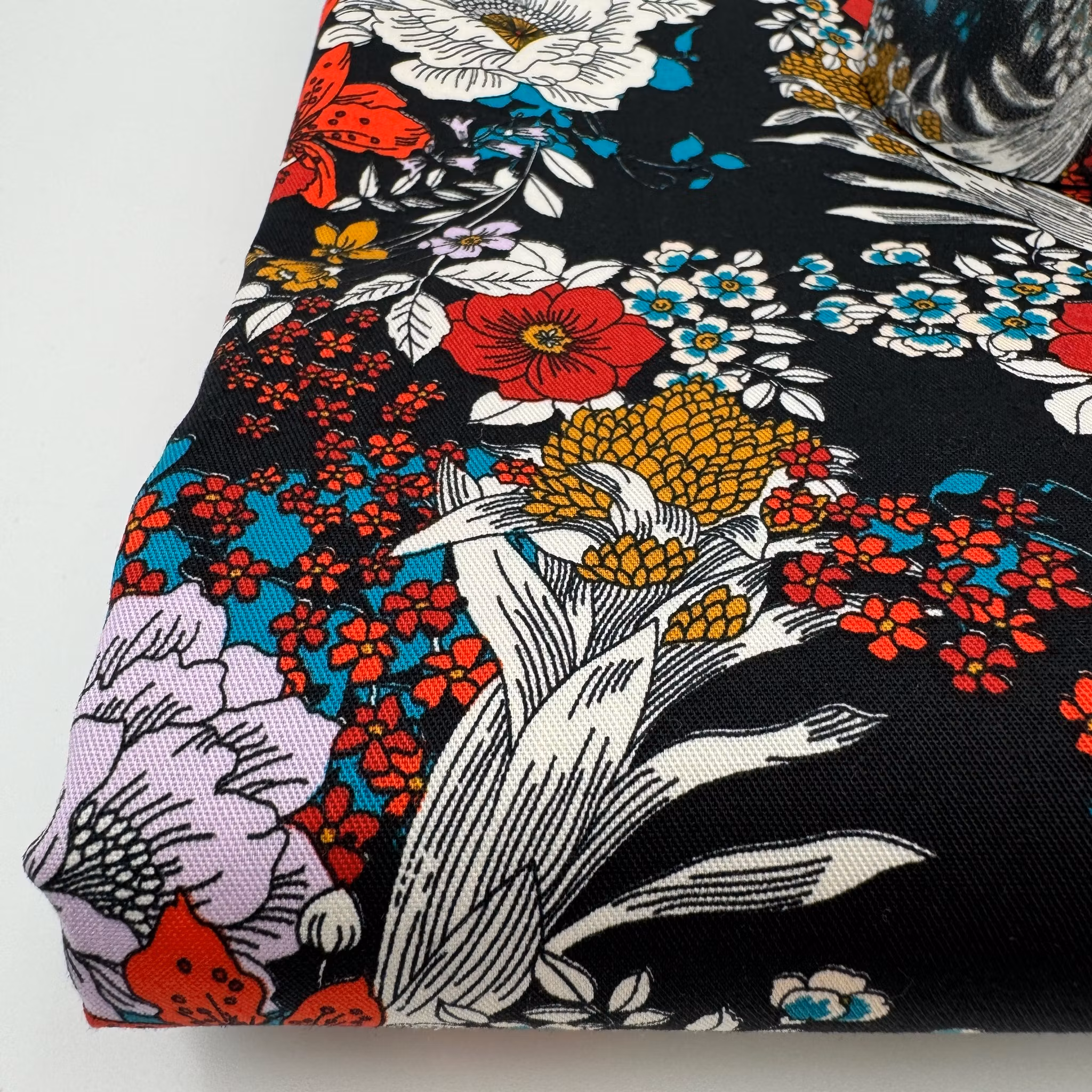 2m Bomull/elastan svart blommig