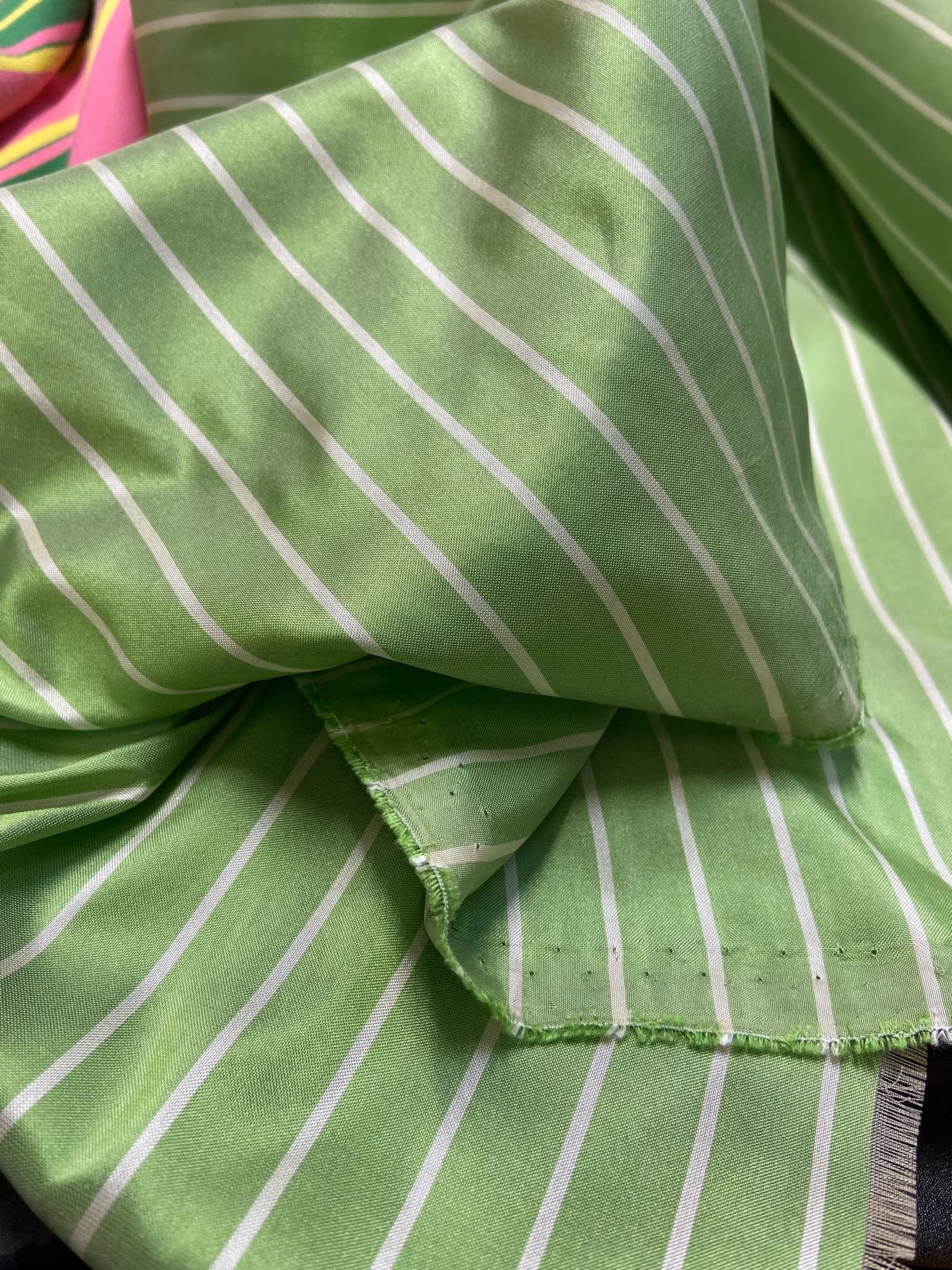 2m Siden Vårgrön/Vit Randig