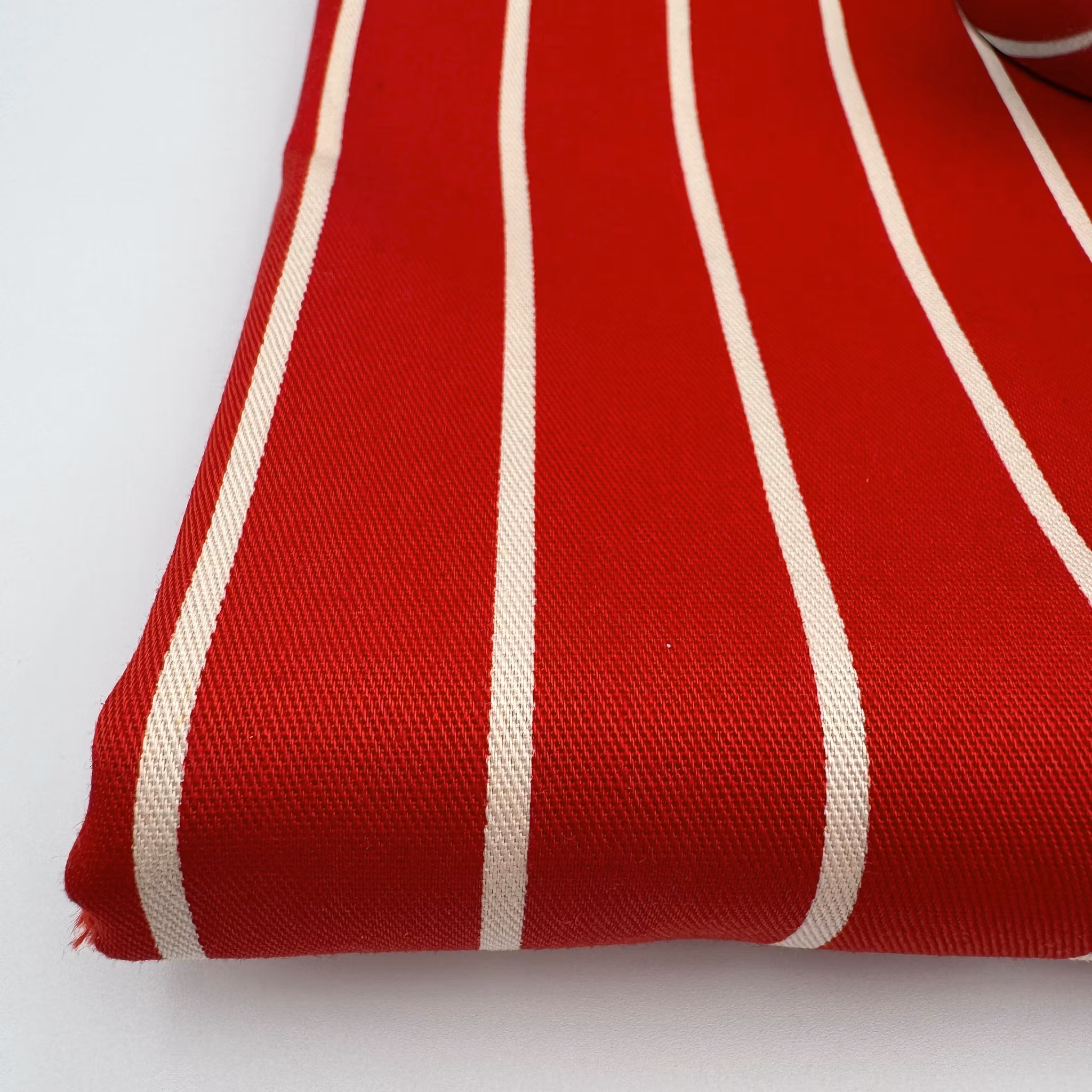 1,5m Bomullstwill röd/vit rand