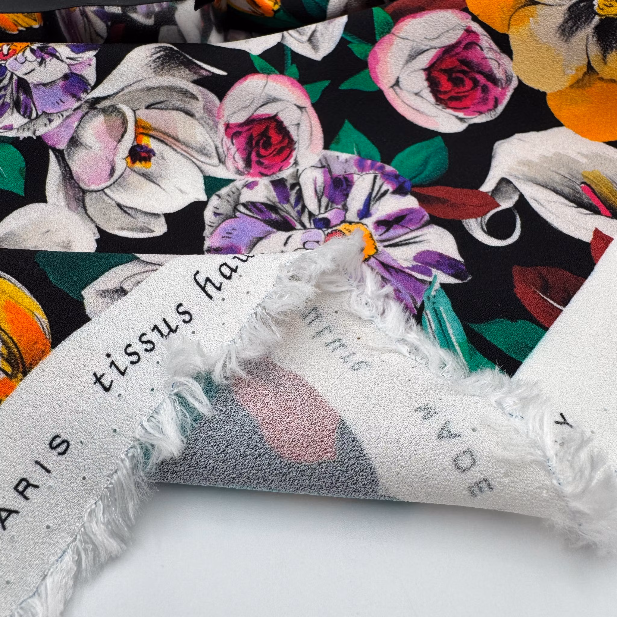 2,4m Viskoscrêpe svart Ungar*