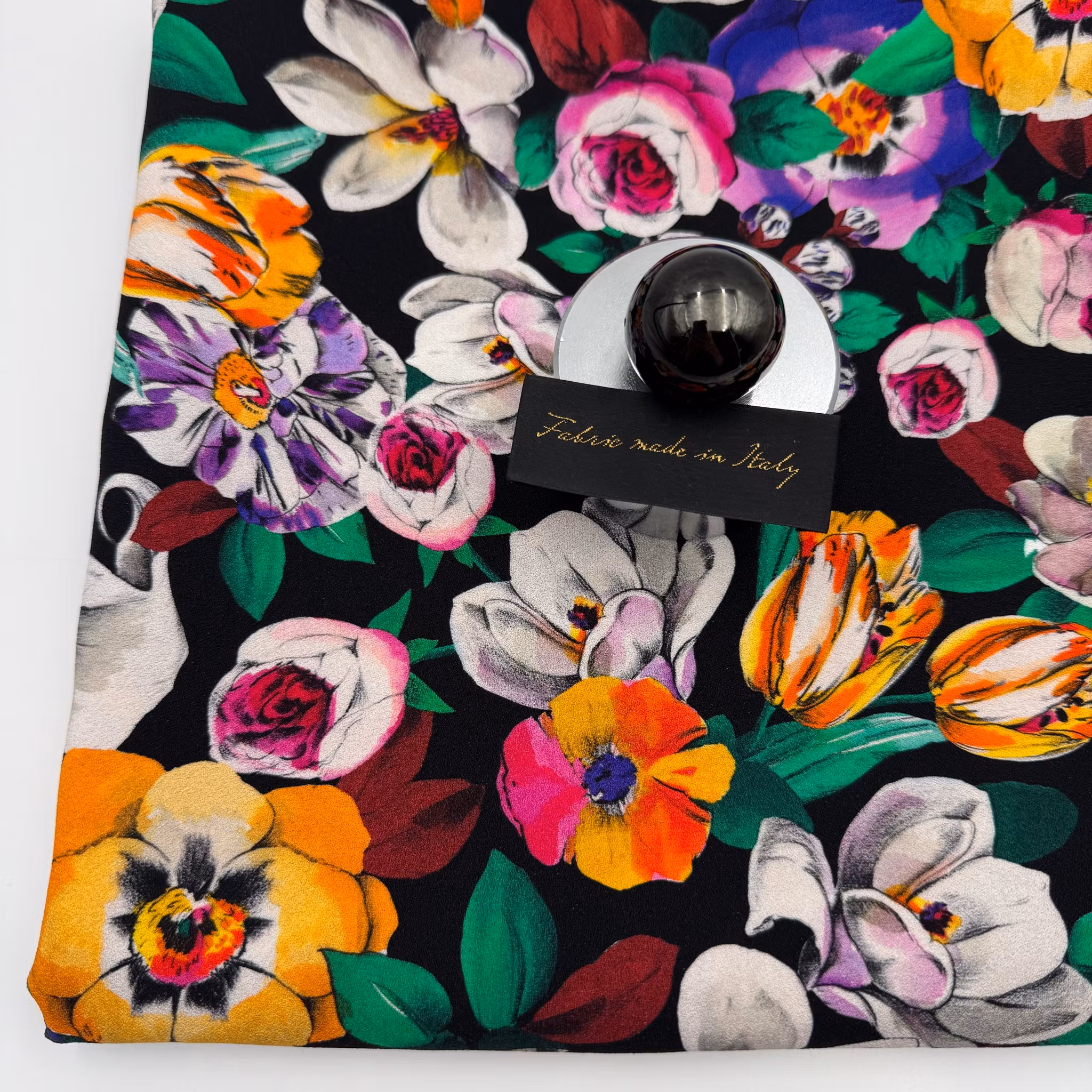 2,4m Viskoscrêpe svart Ungar*