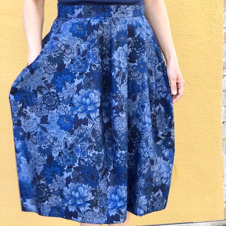 Tulip skirt (XS-L)