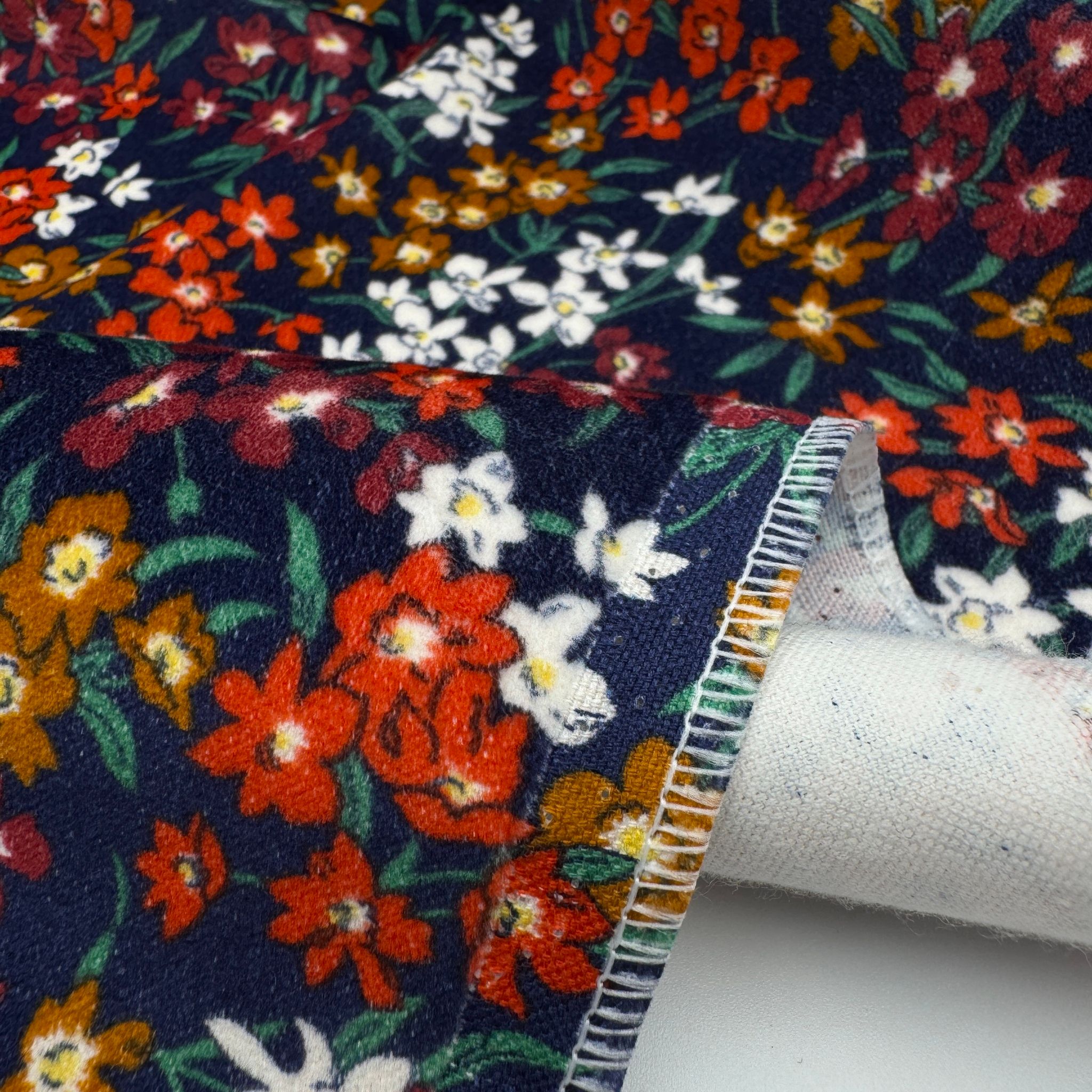 1,5m Libertysammet marin blommig