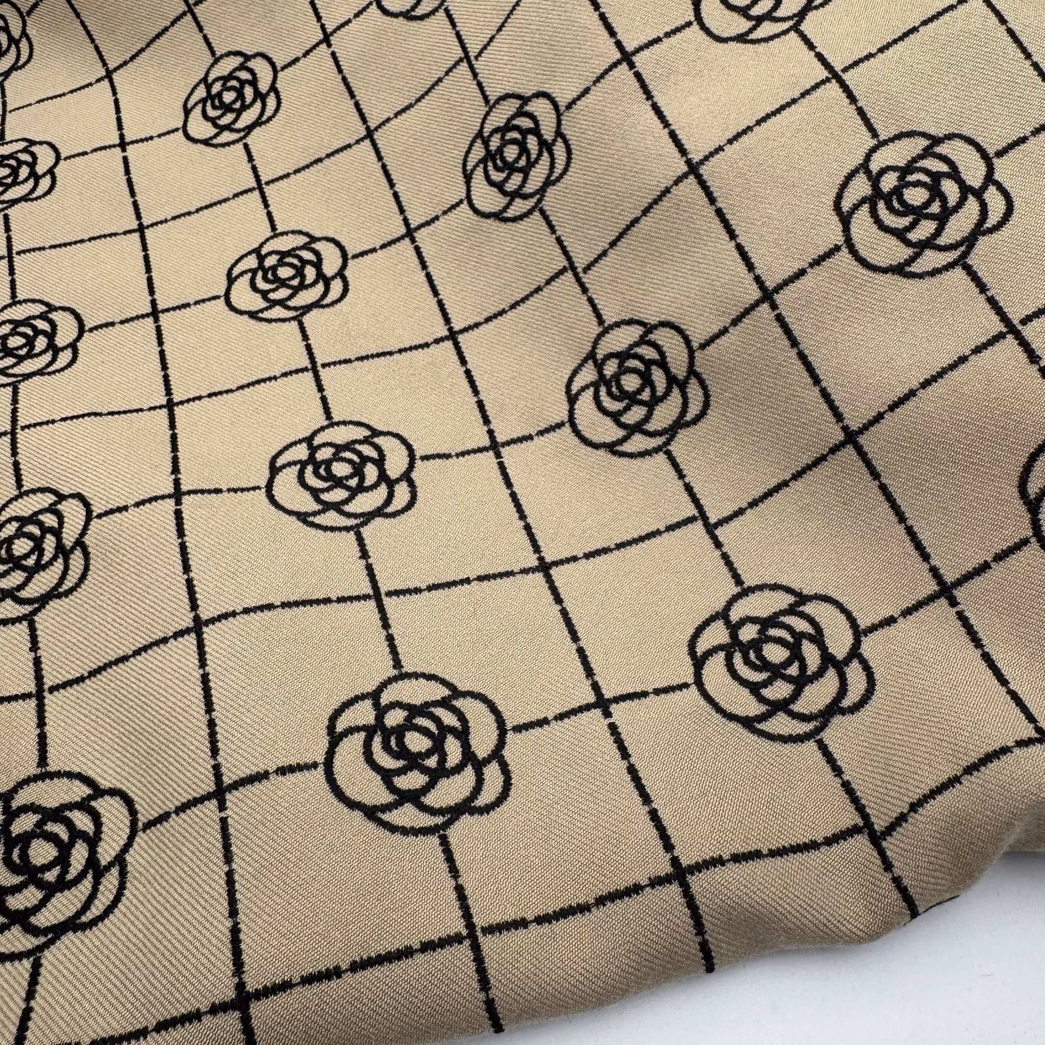 1,5m ull m brodyr (lite fel) beige Chane*