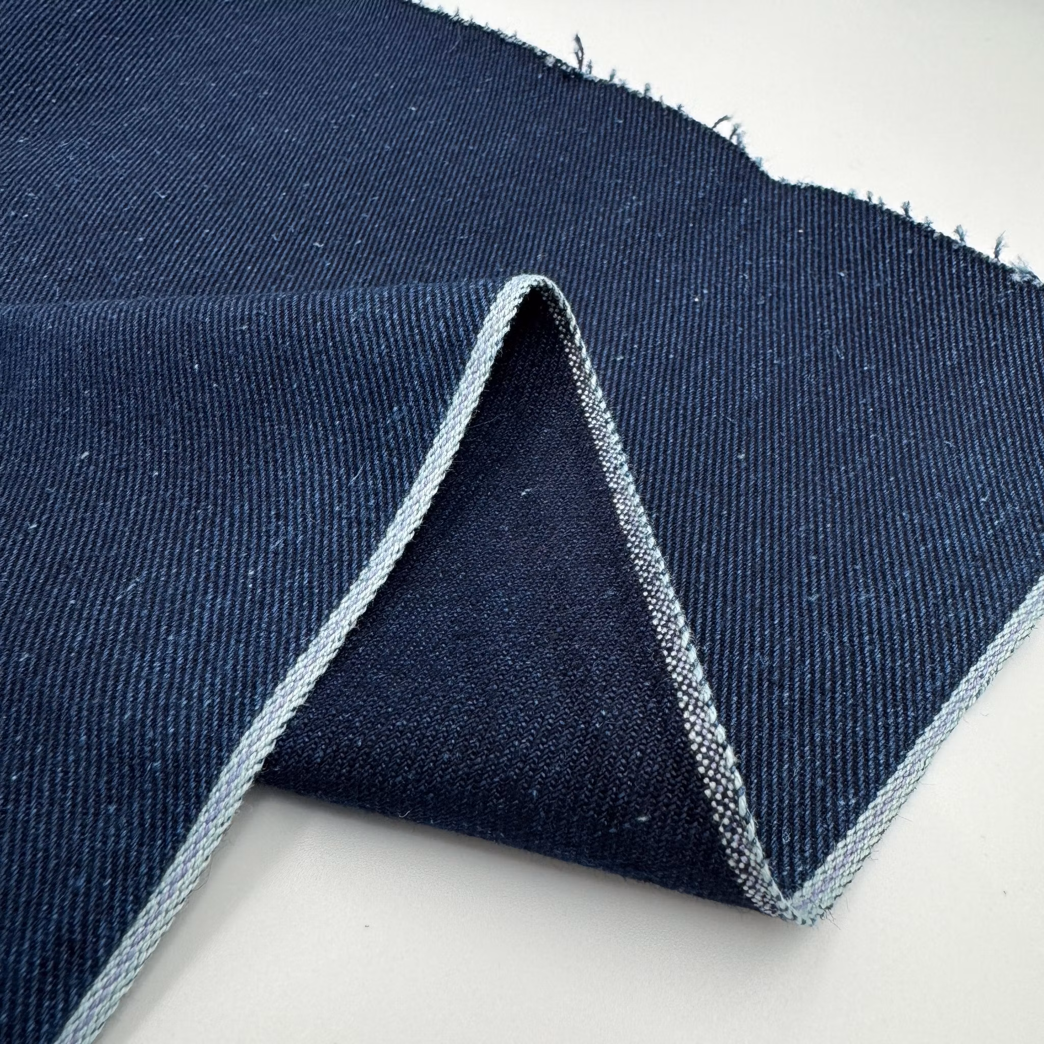 2,9m Selvedge ekodenim mörk indigo OBS! Ett vävfel