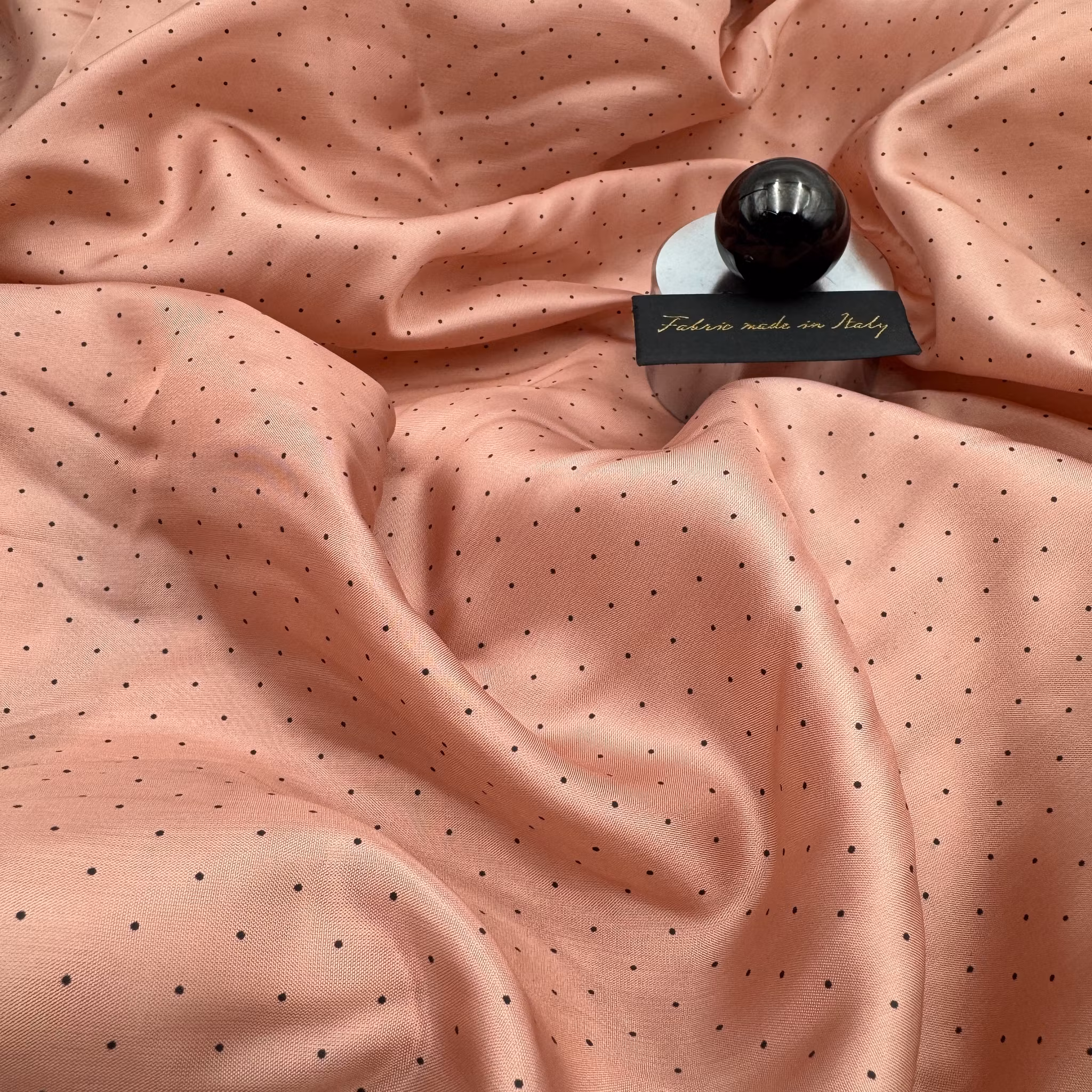 1,5m Viskosfoder rosa prickig