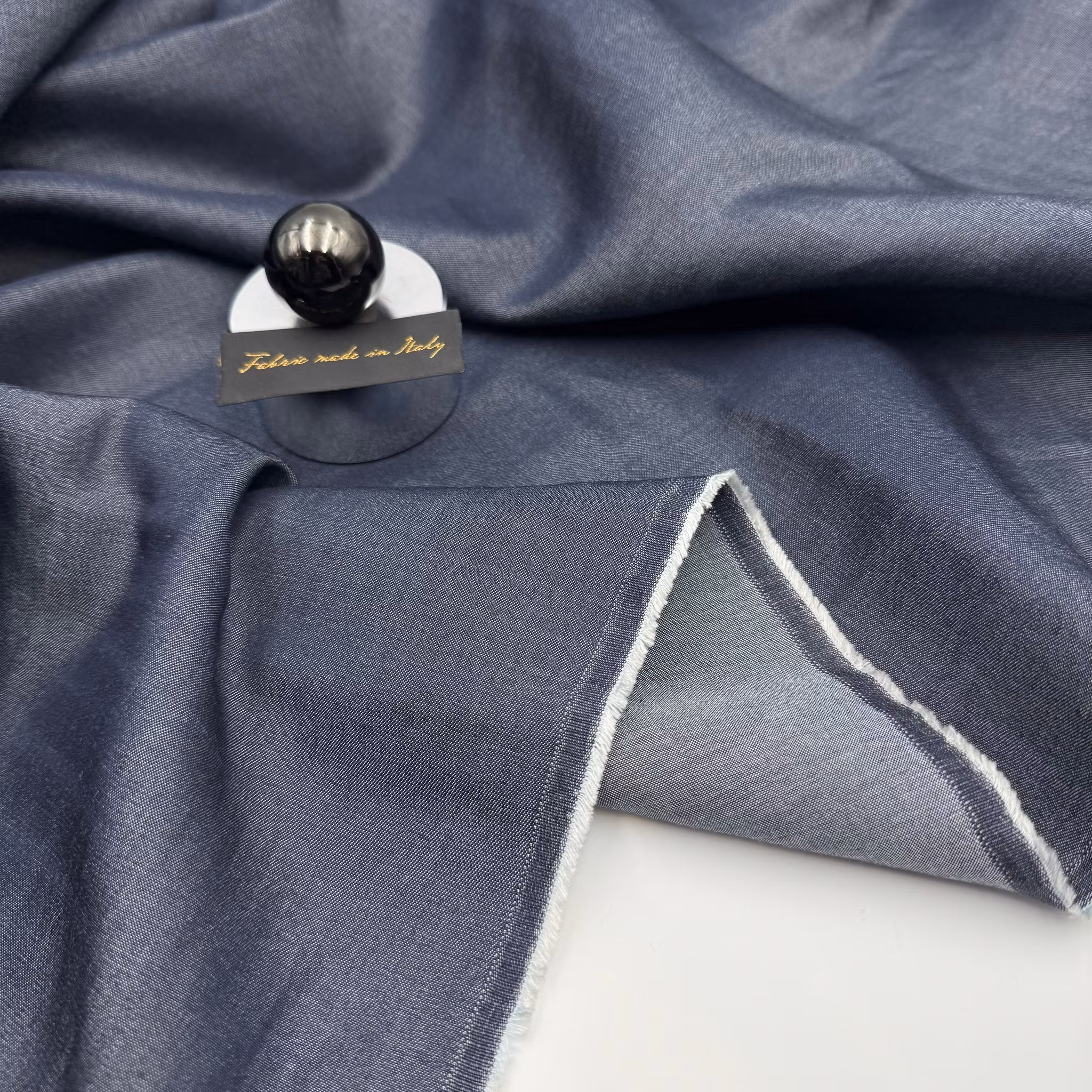 0,8m viskosdenim blå, litet vävfel