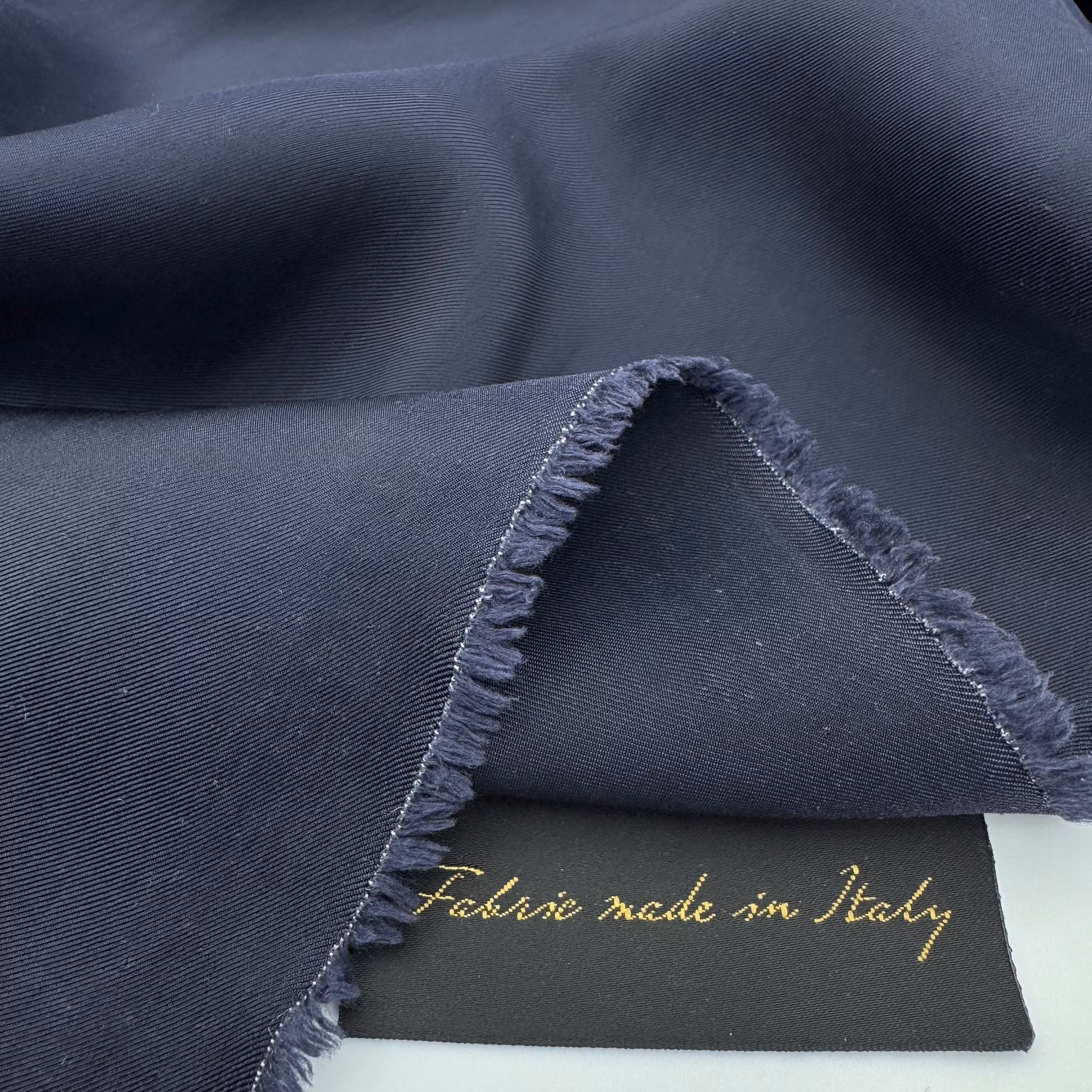 2m Viskos/siden marin, vävfel på mindre yta