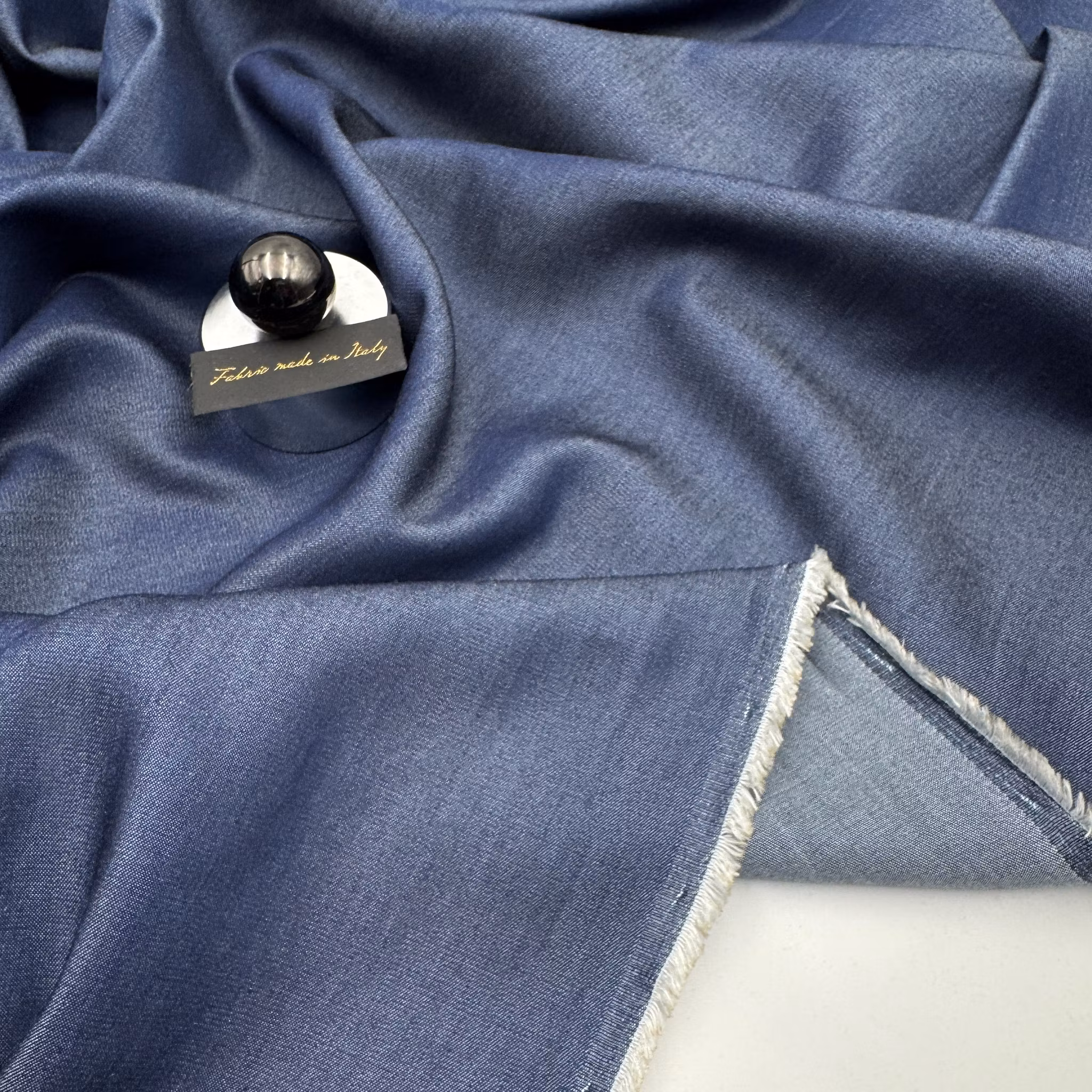 1,1m Viskos/bom denim Dio*, små vävfel på en del