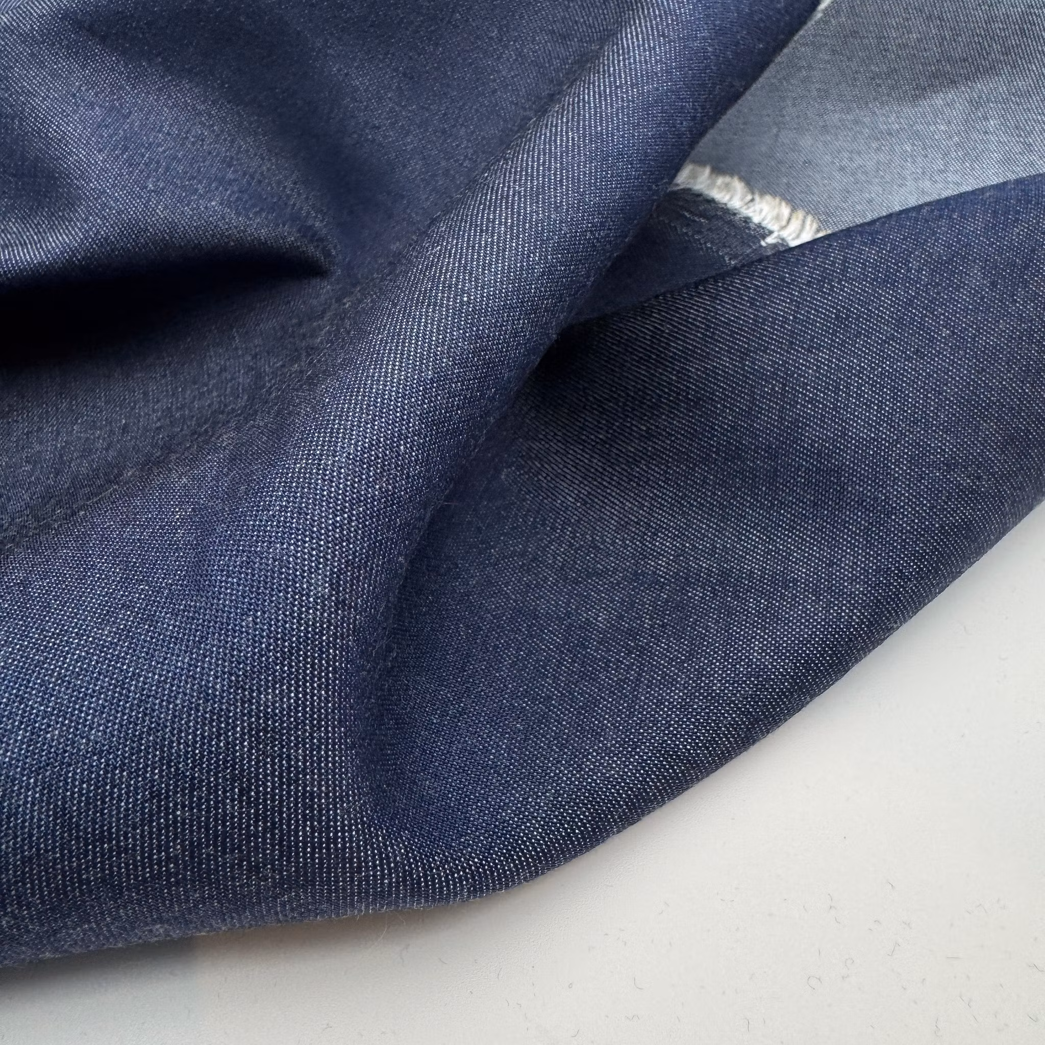 1,1m Viskos/bom denim Dio*, små vävfel på en del