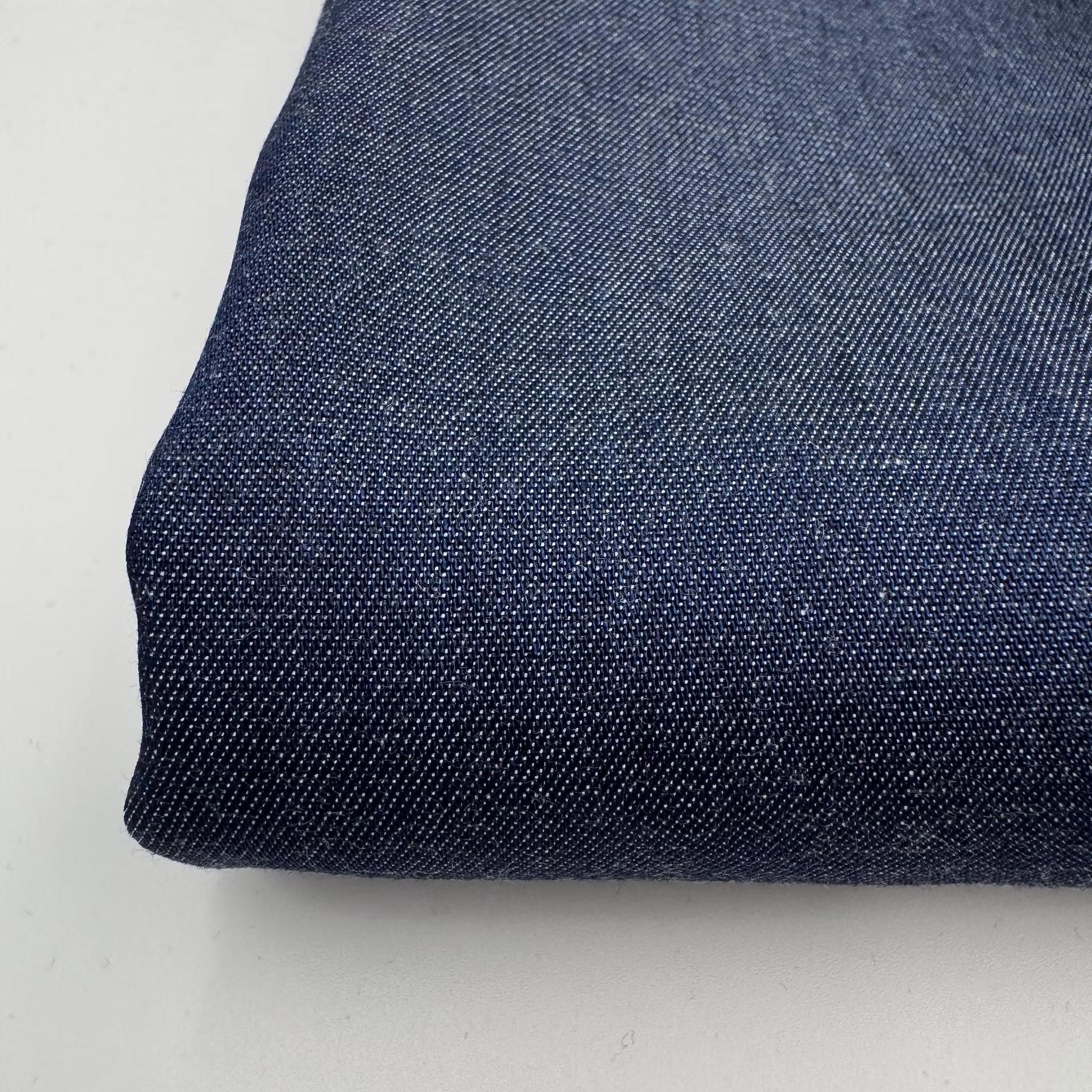 1,1m Viskos/bom denim Dio*, små vävfel på en del