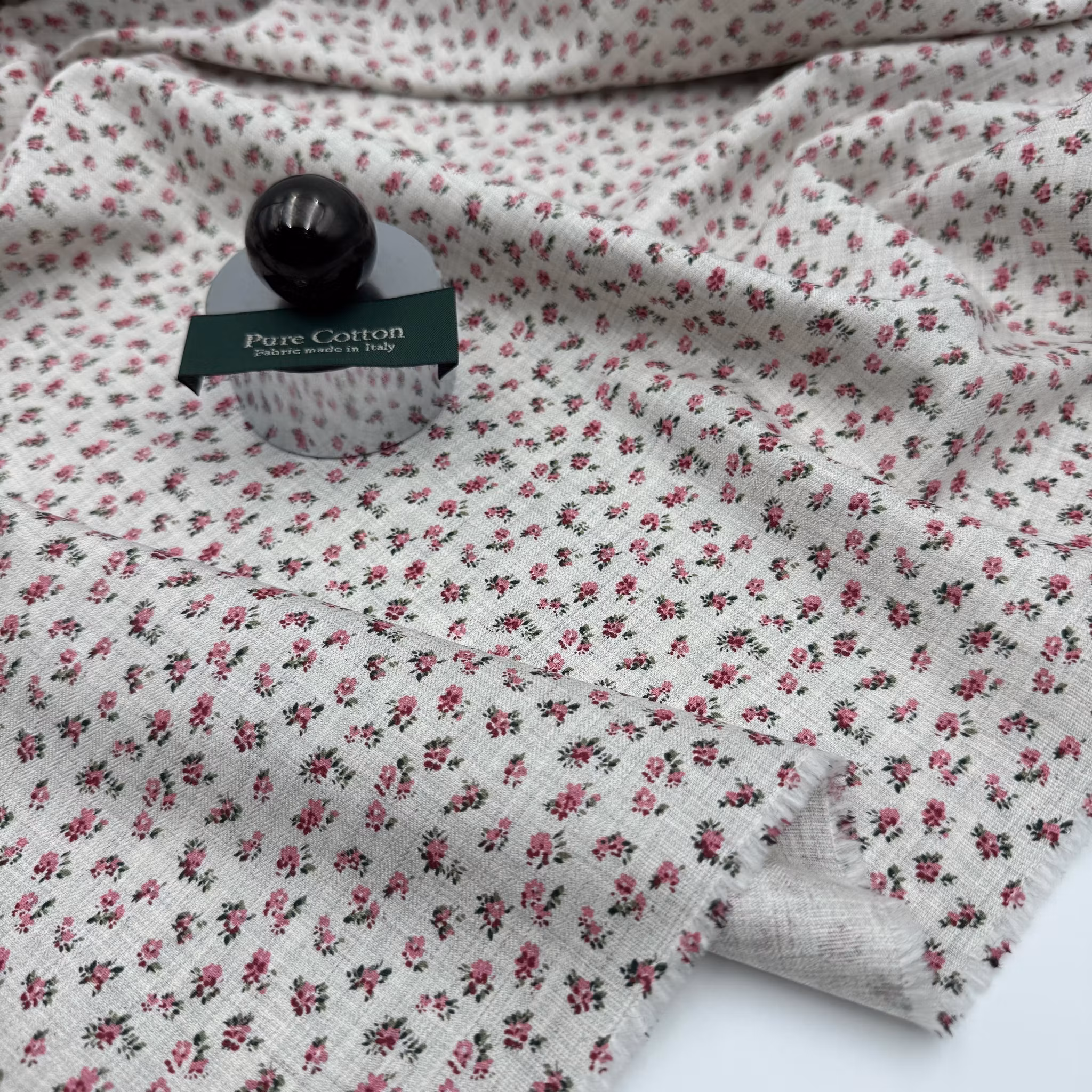 1,5m Skjortbomull ljusgrå småblommig