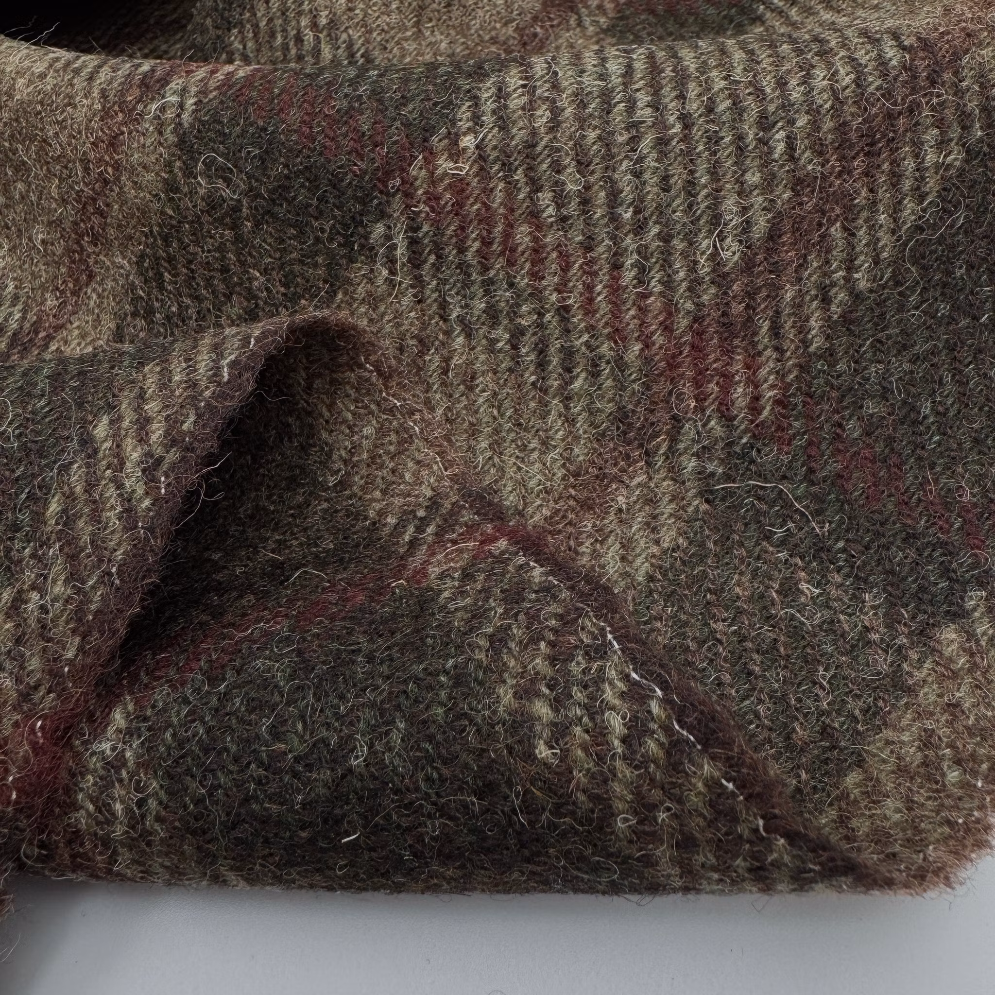 1,5m Harris tweed grön/mullvad/vinröd