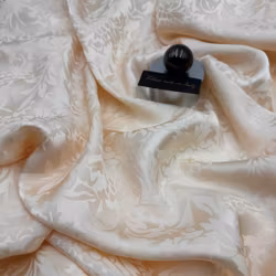 1,5m Viskosjaquard gräddvit