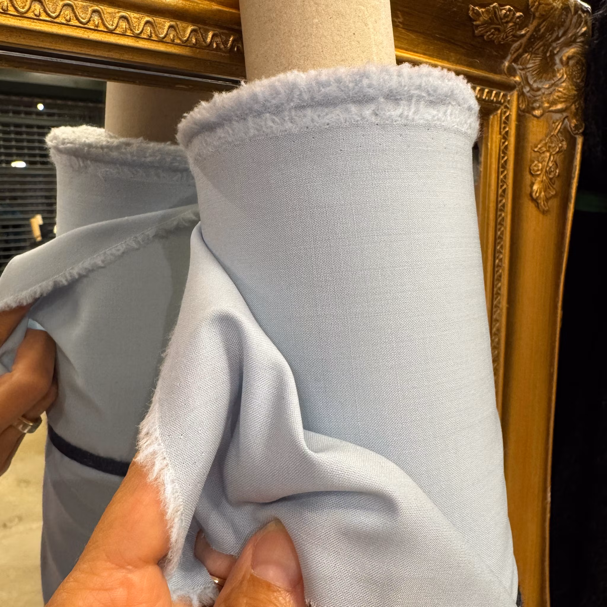 1,7m Lyxull ljusblå, ljus fläck