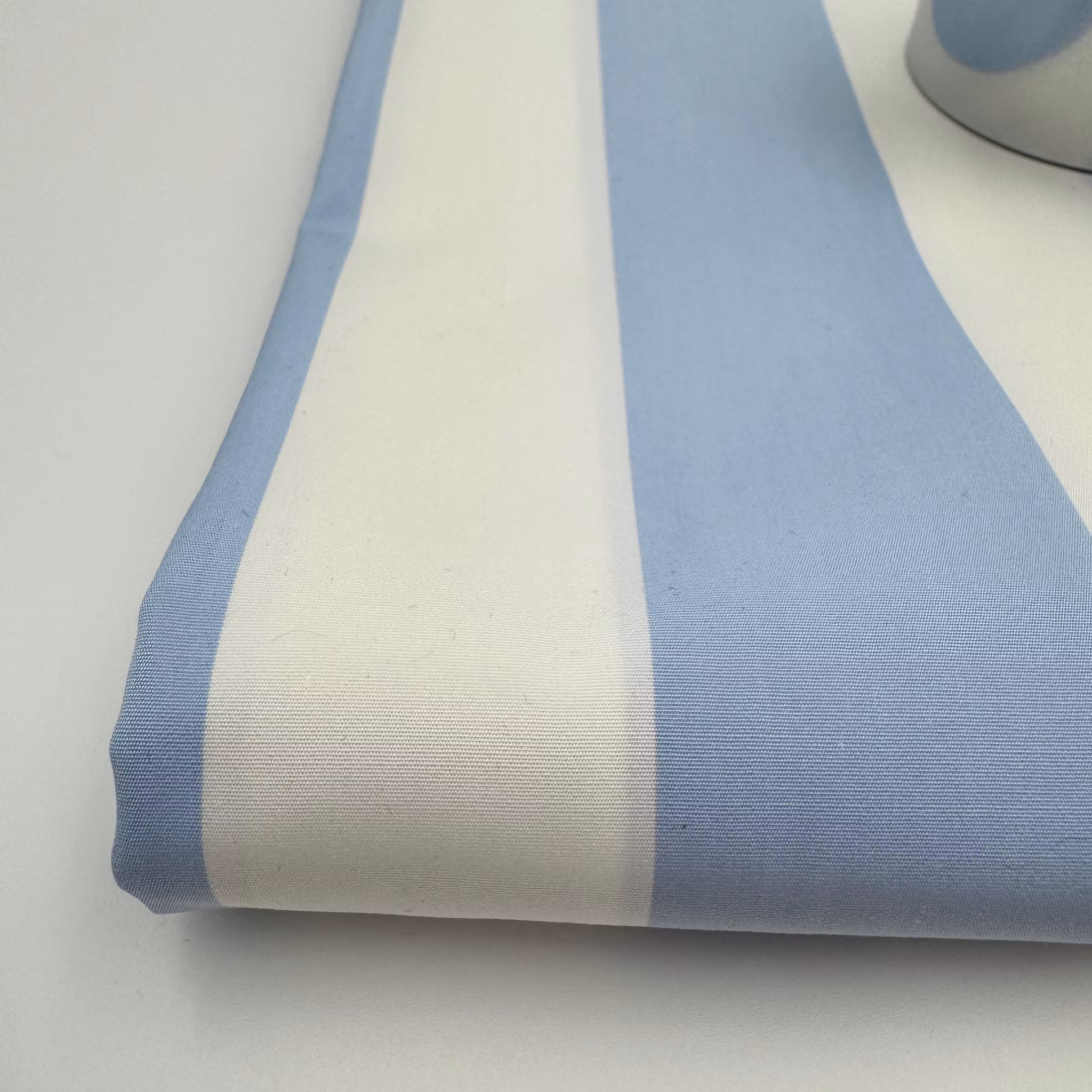 2m Bomull ljusblå/vit bredrandig