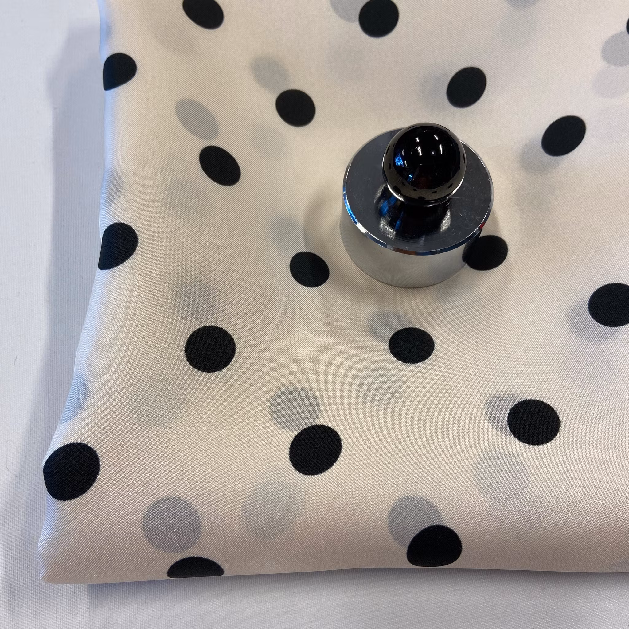 1,5m Sidentwill gräddvit/svart prickig