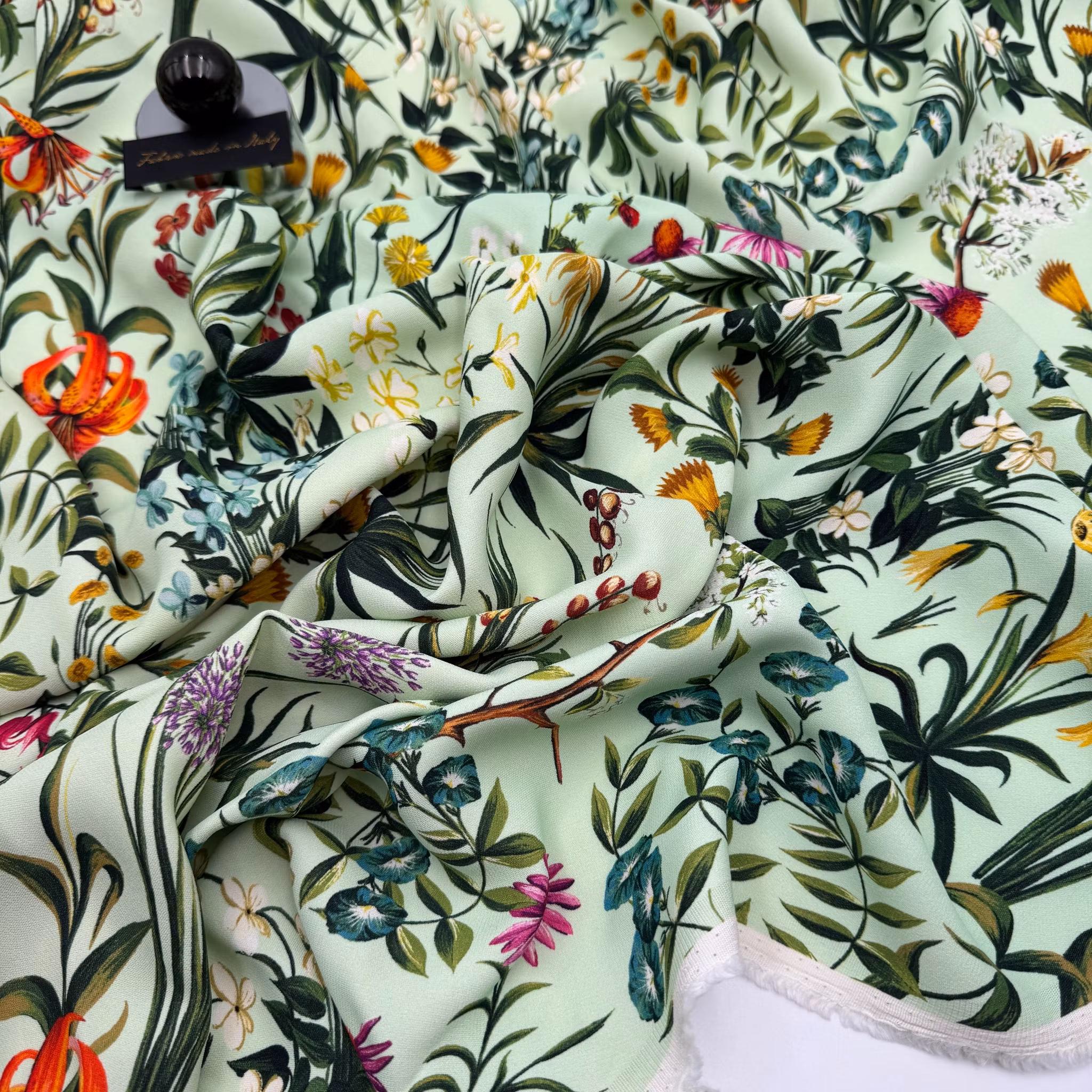 2,6m Festviskos blomsteräng O.de la Renta