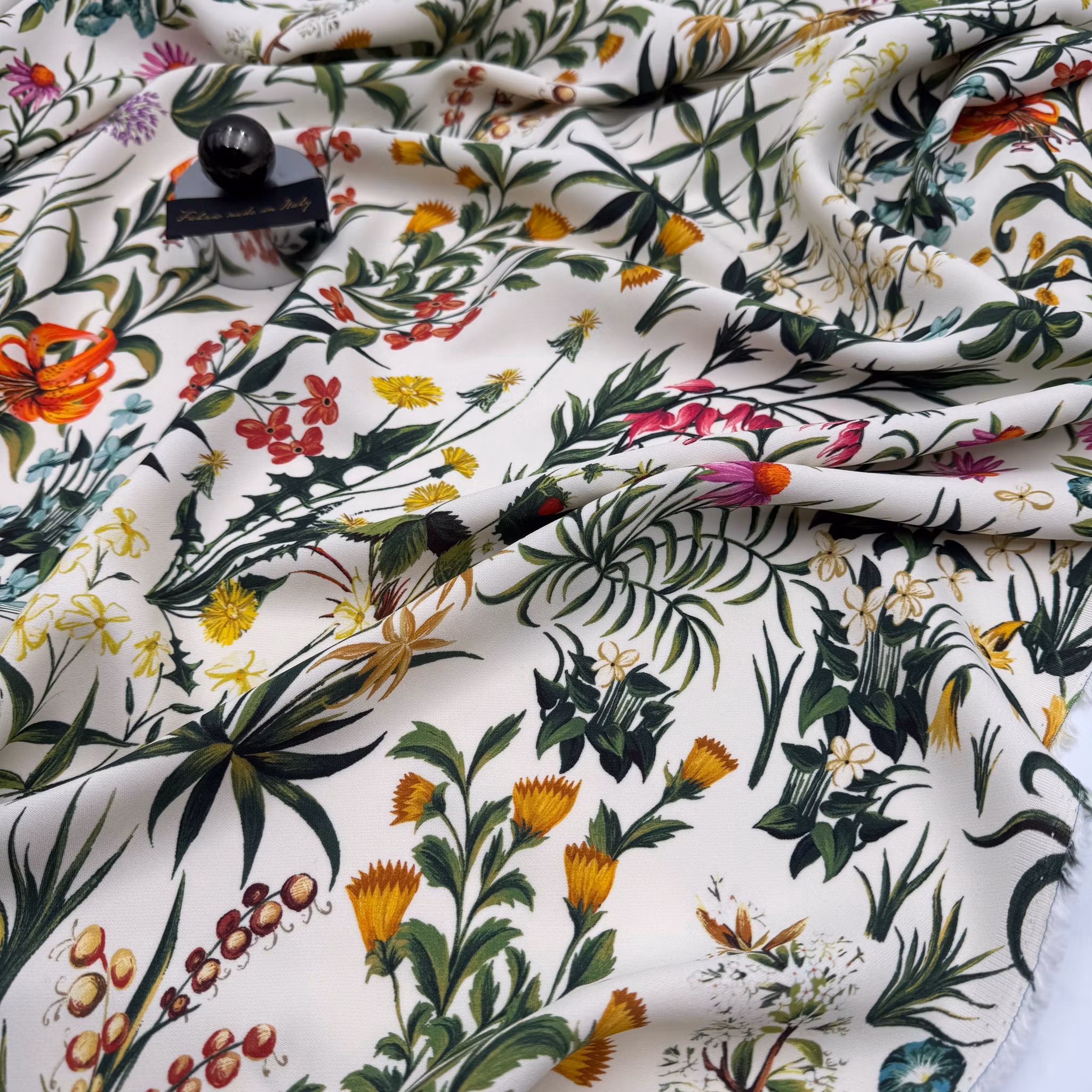 1,5m Festviskos blomsteräng O.de la Renta