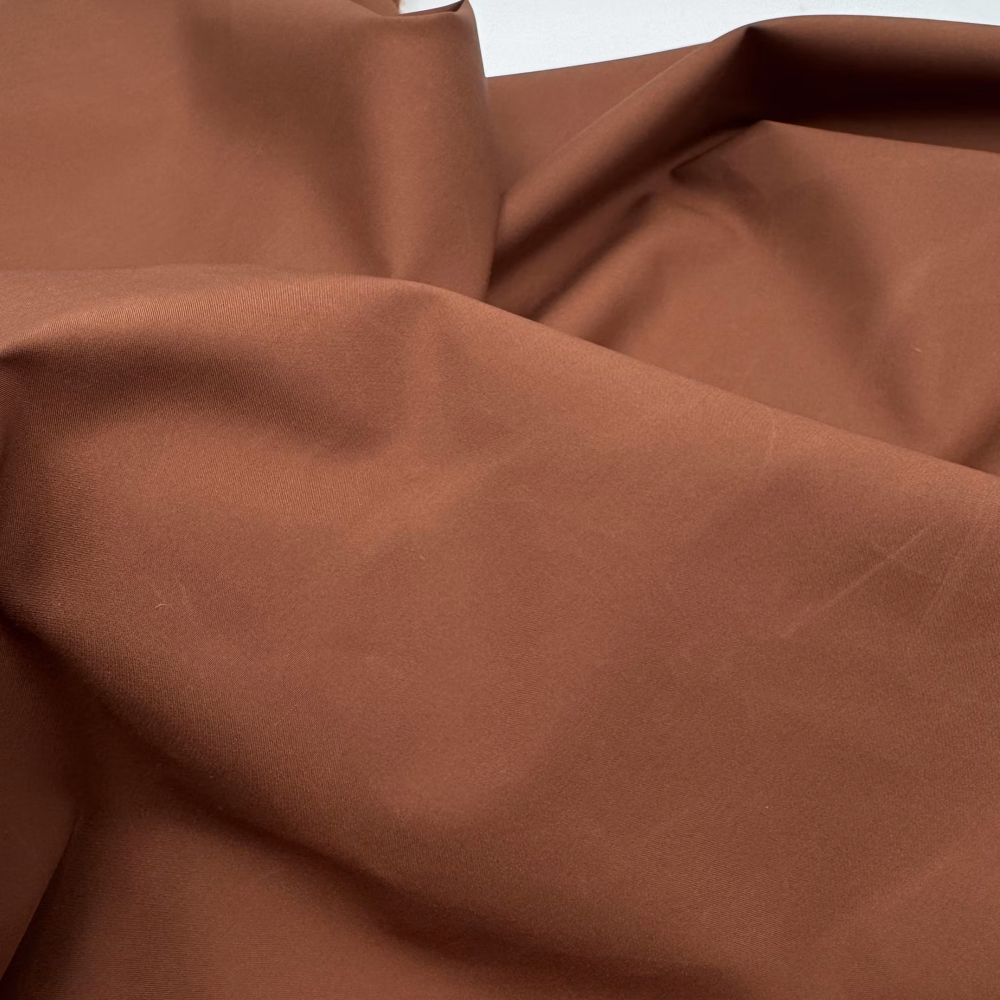 1,5m Siden varmbrun Zegn* (bleka fläckar)