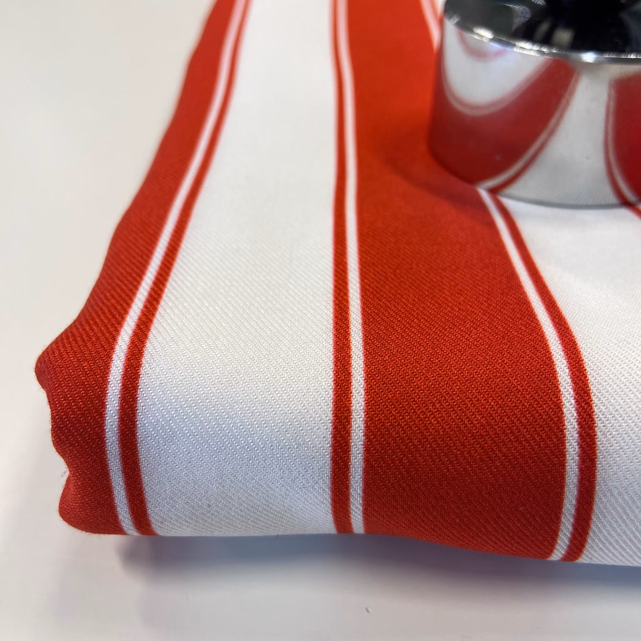 1,5M Viskos Vit/Röd Balmai*