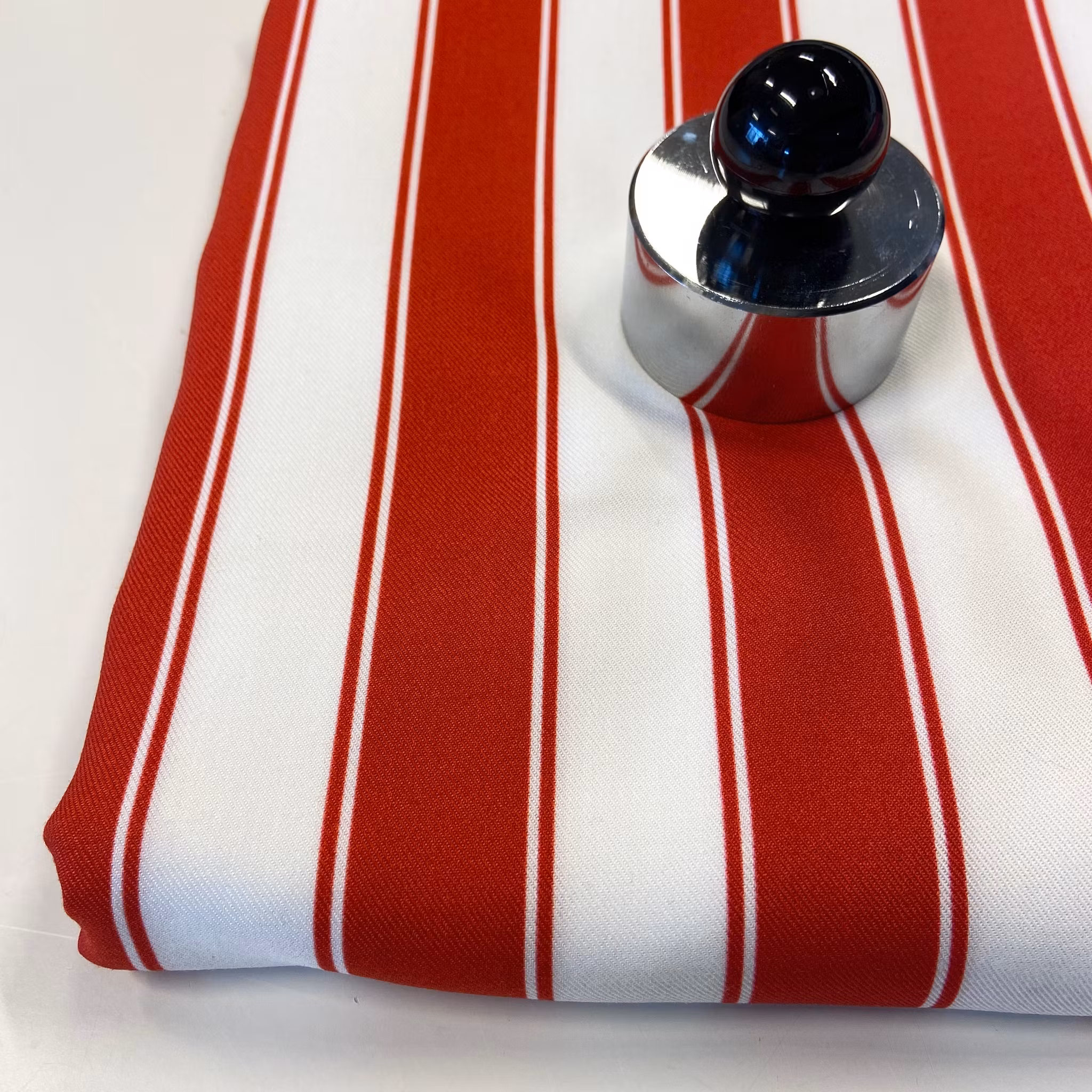 2,7M Viskos Vit/Röd Balmai*