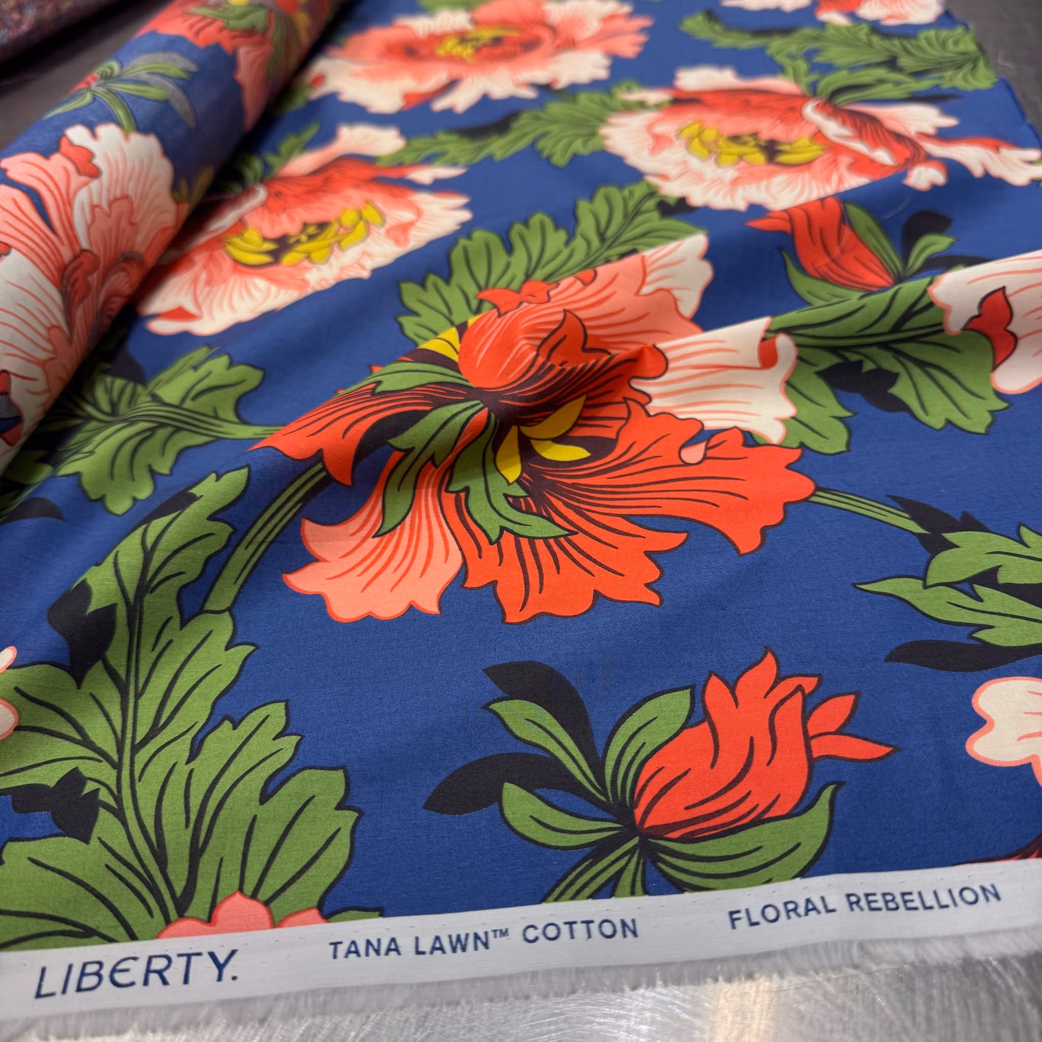 1,5m Liberty Tana lawn - Floral rebellion