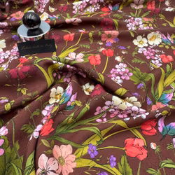 1,5m Viskos brun blommig