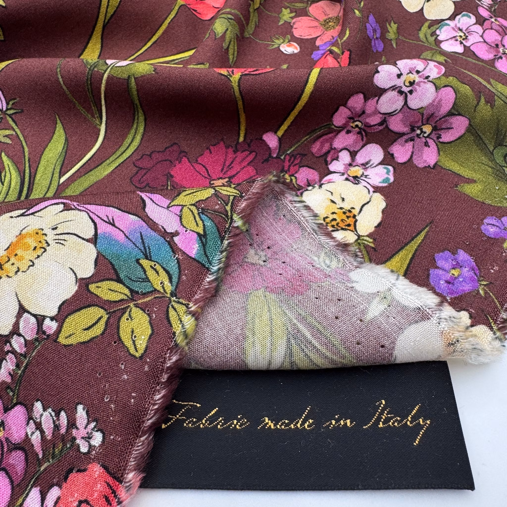 1,5m Viskos brun blommig