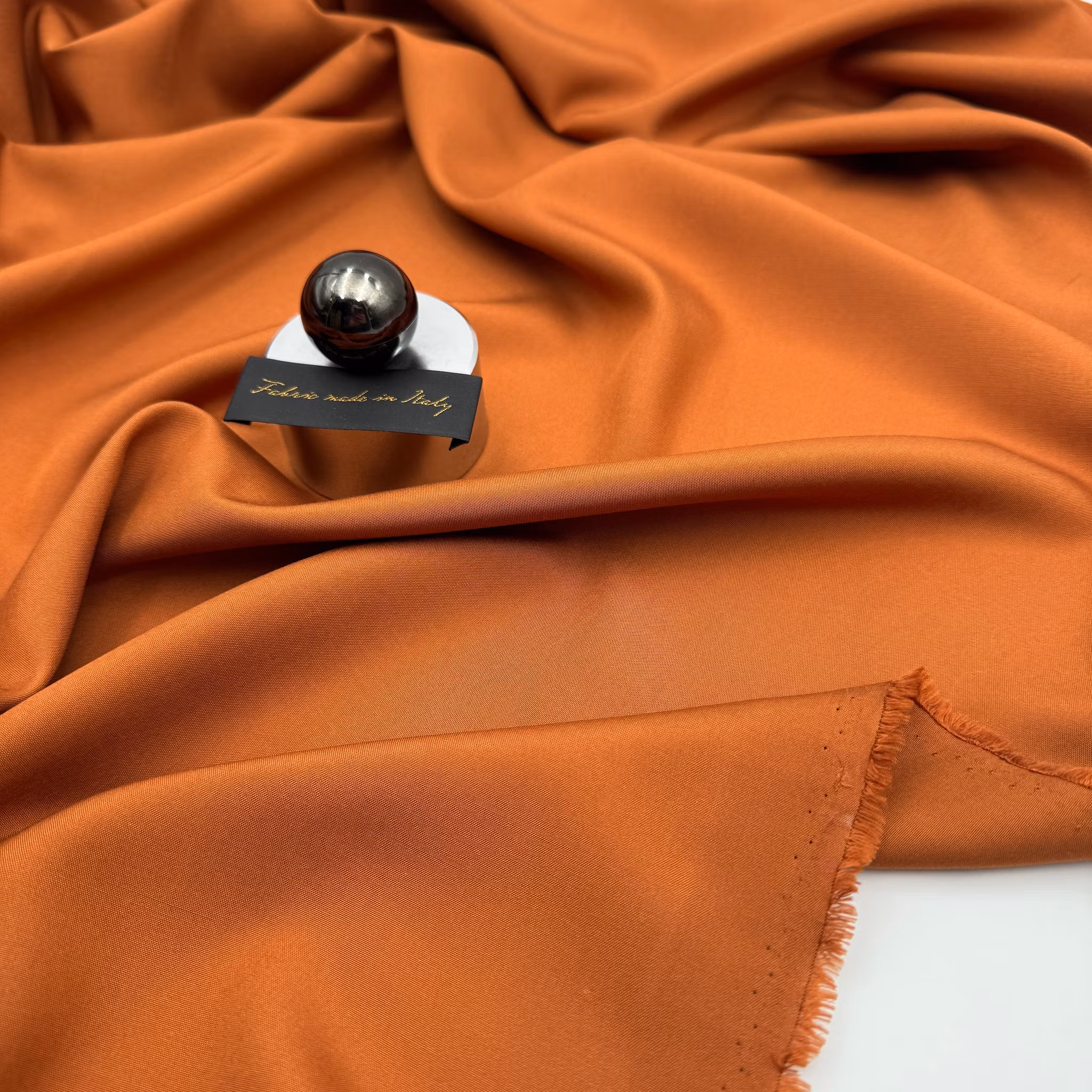 2,2m Siden rostbrun Seric*, små vävfel