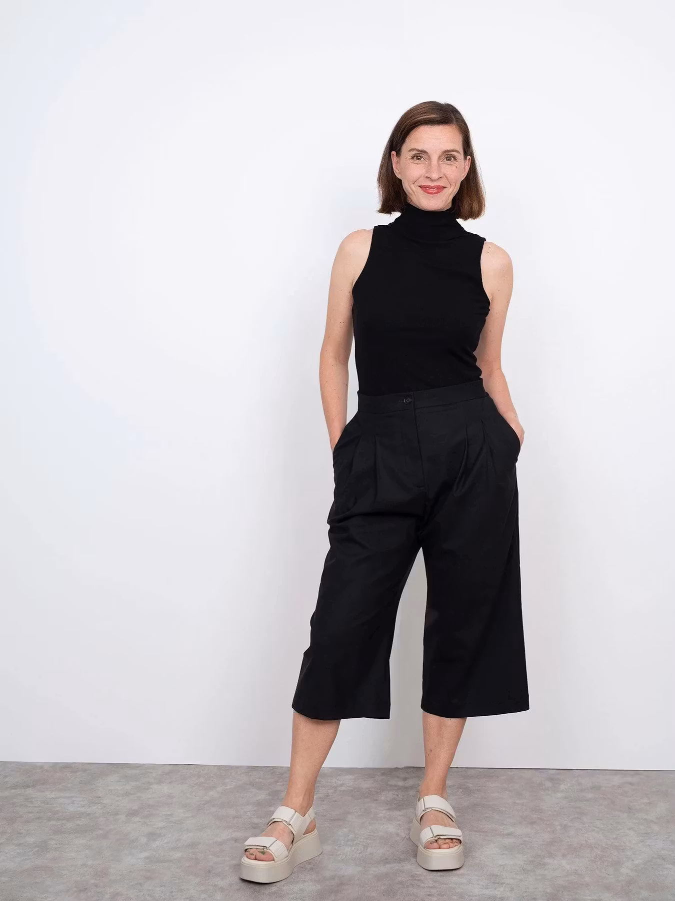 High-waisted trousers (XS-L)