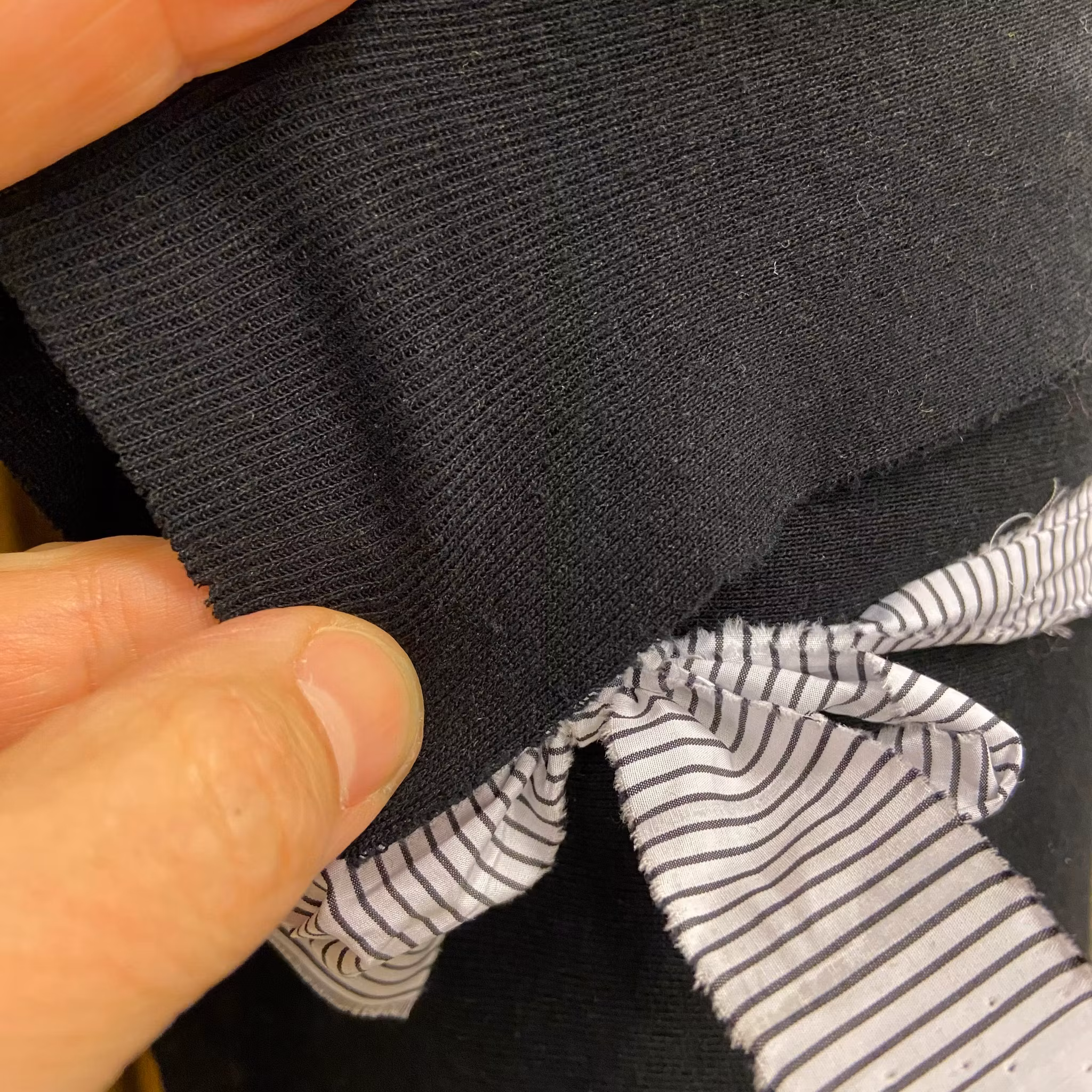 Bomullstrikå, 1:1 ribb, svart