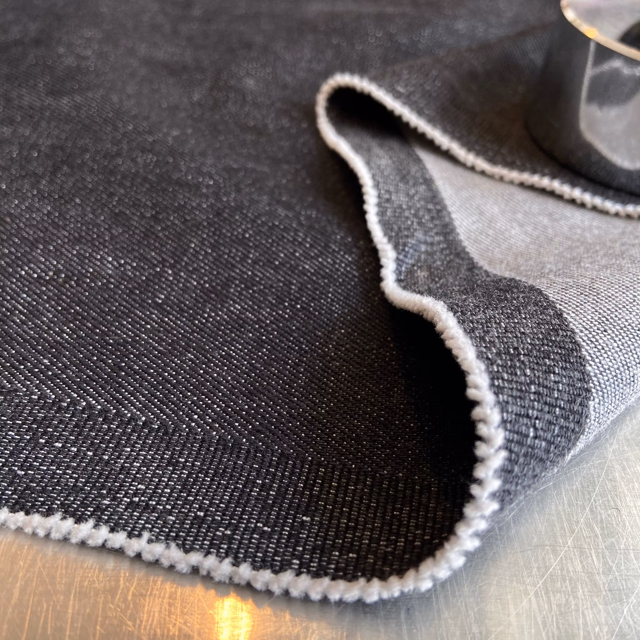 PANGERBJUDANDE 3M - SVART DENIM (Escada)