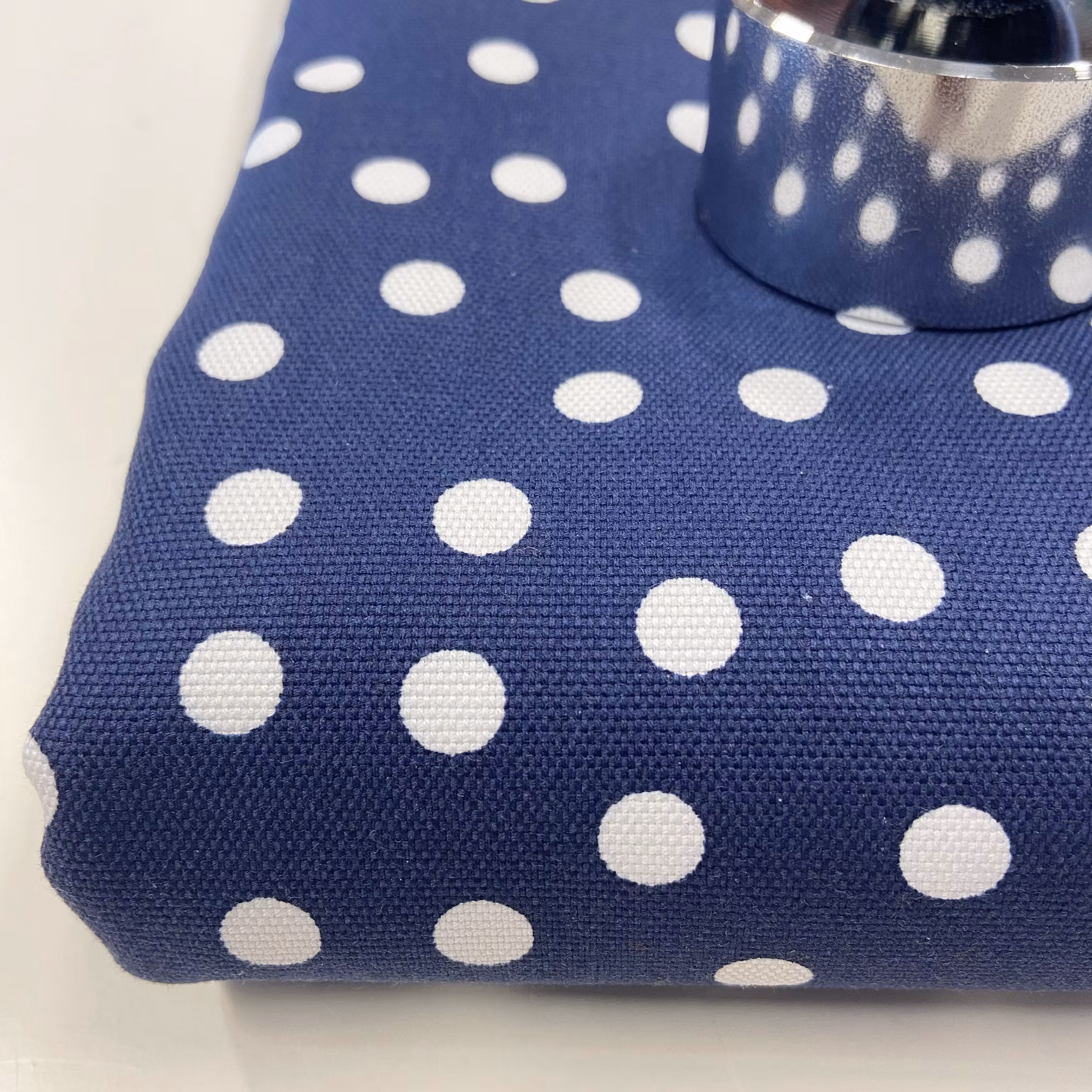 Bomull, Blå m oregelb. stor prick, 3 m