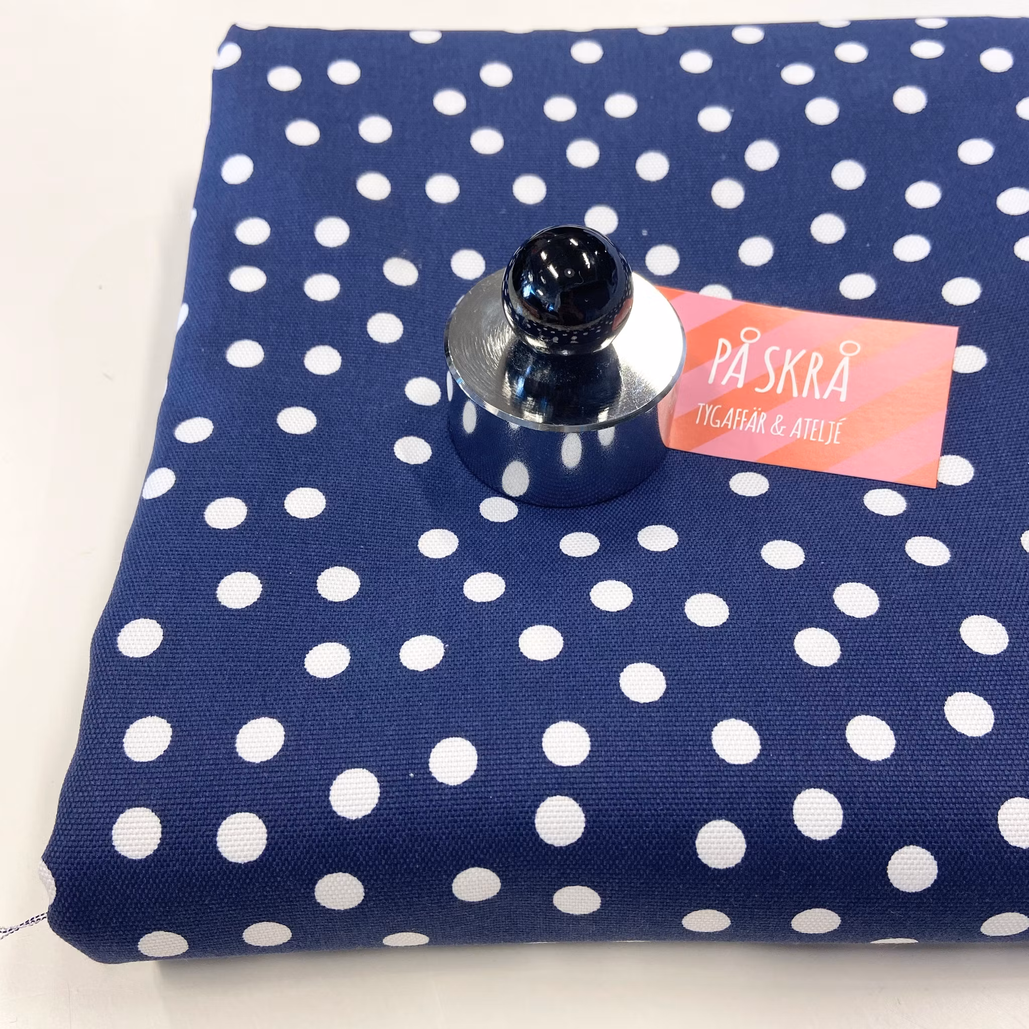 Bomull, Blå m oregelb. stor prick, 3 m