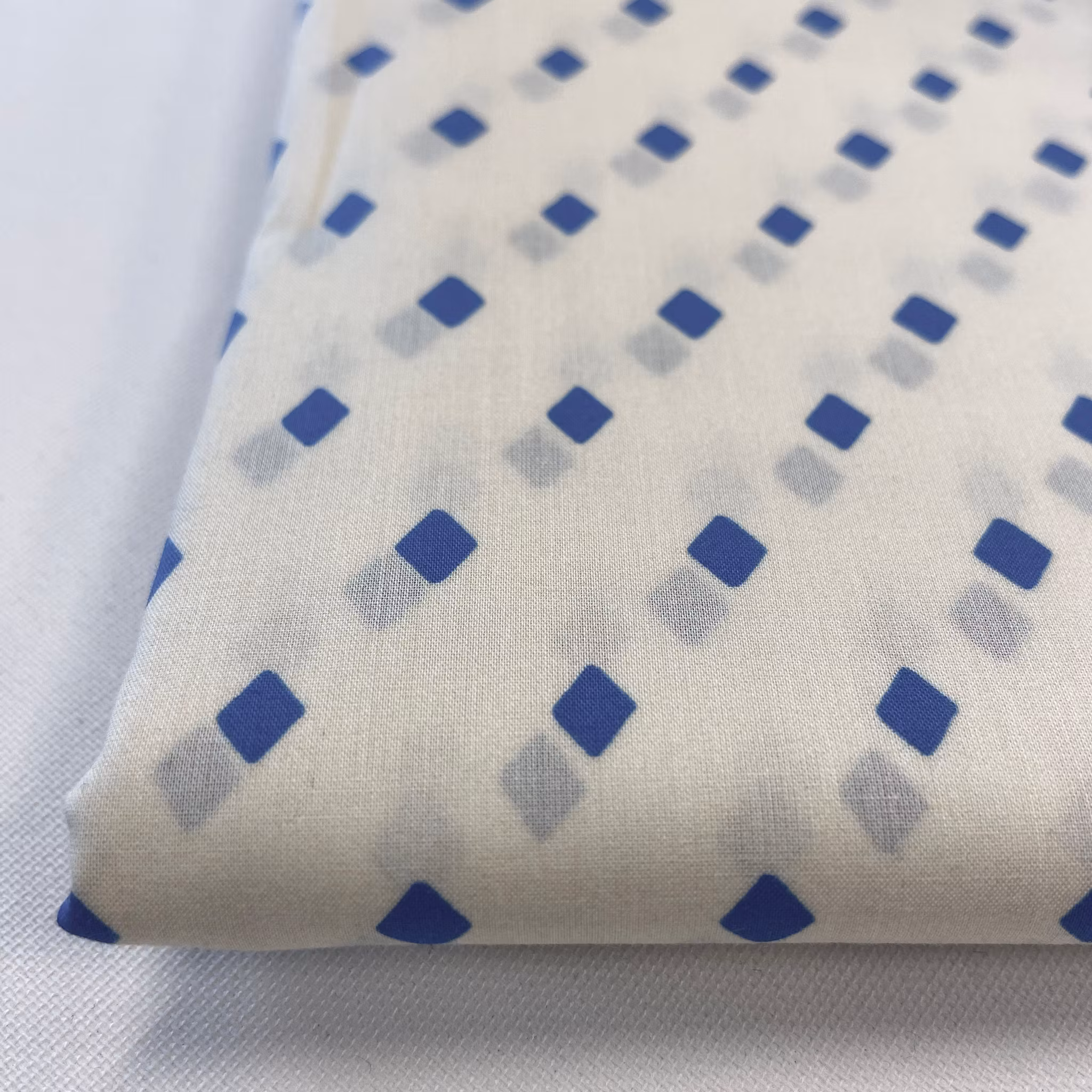 Libertytyg Tana Lawn - Futurist Diamond Blå