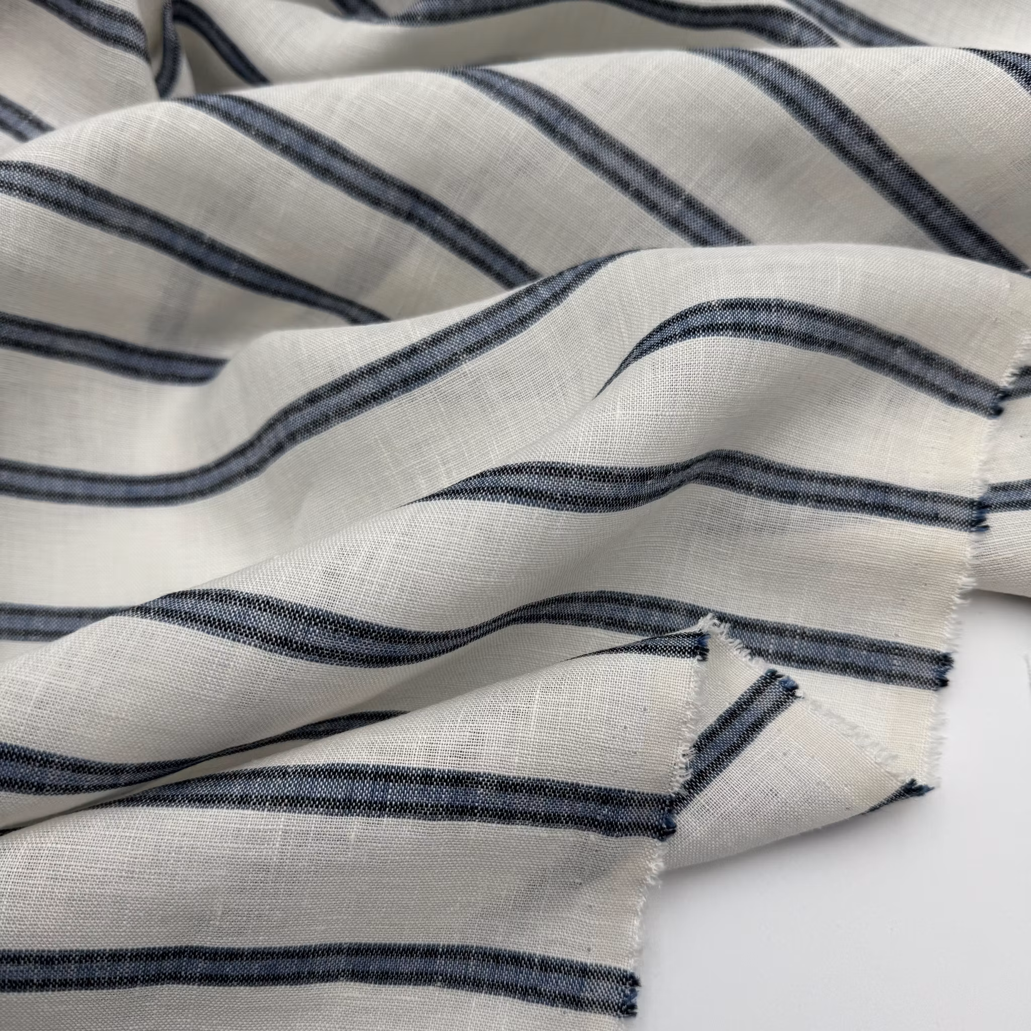 Lin vit m blåsvarta ränder Ralph L