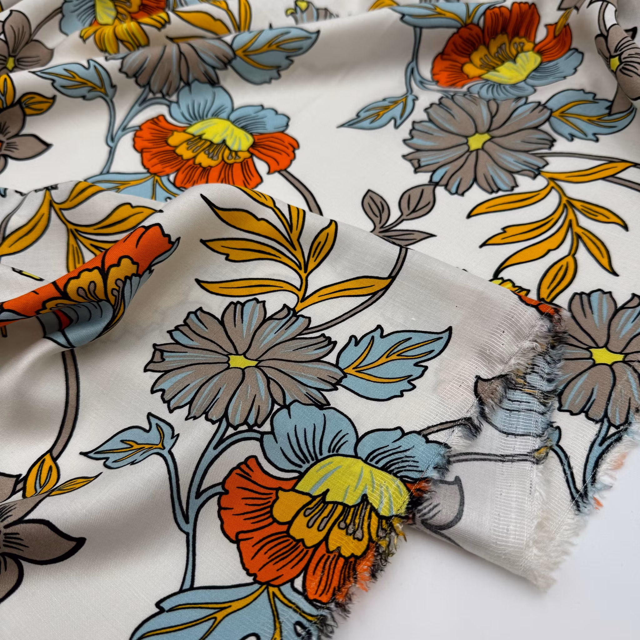 Viskossatin vit/beige/gul