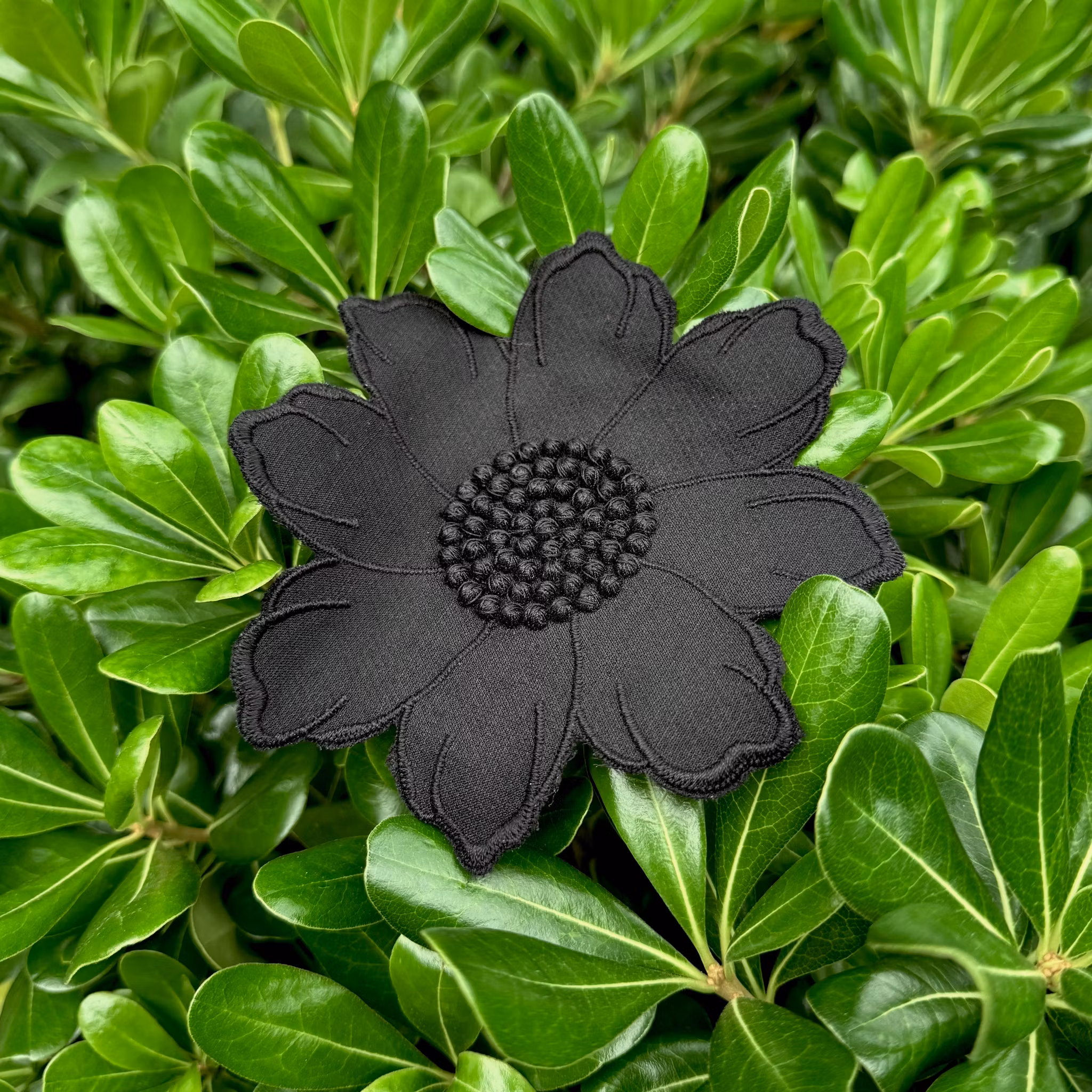 Blomapplikation svart 14cm